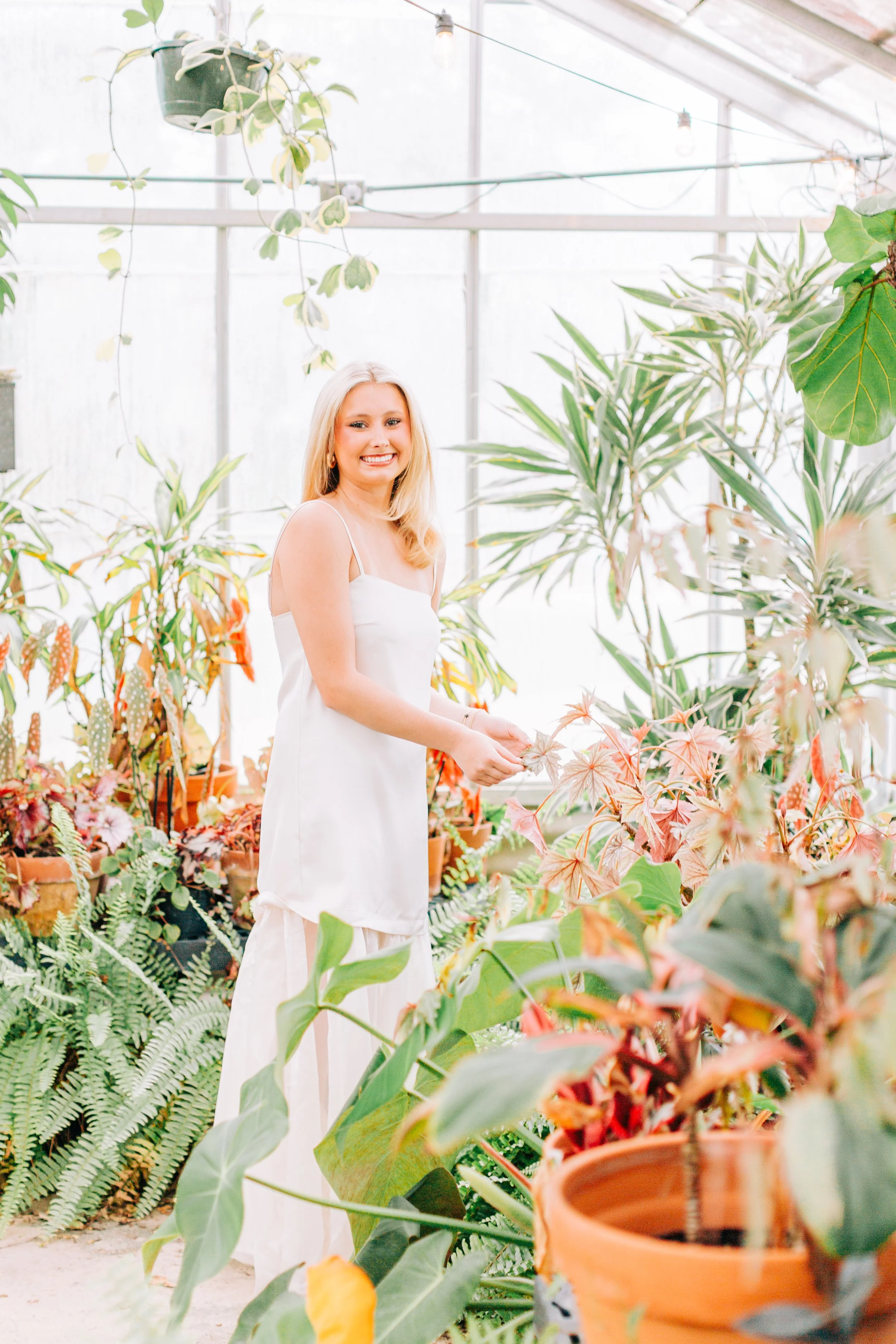baton-rouge-senior-pictures-greenhouse-burden-gardens.jpg