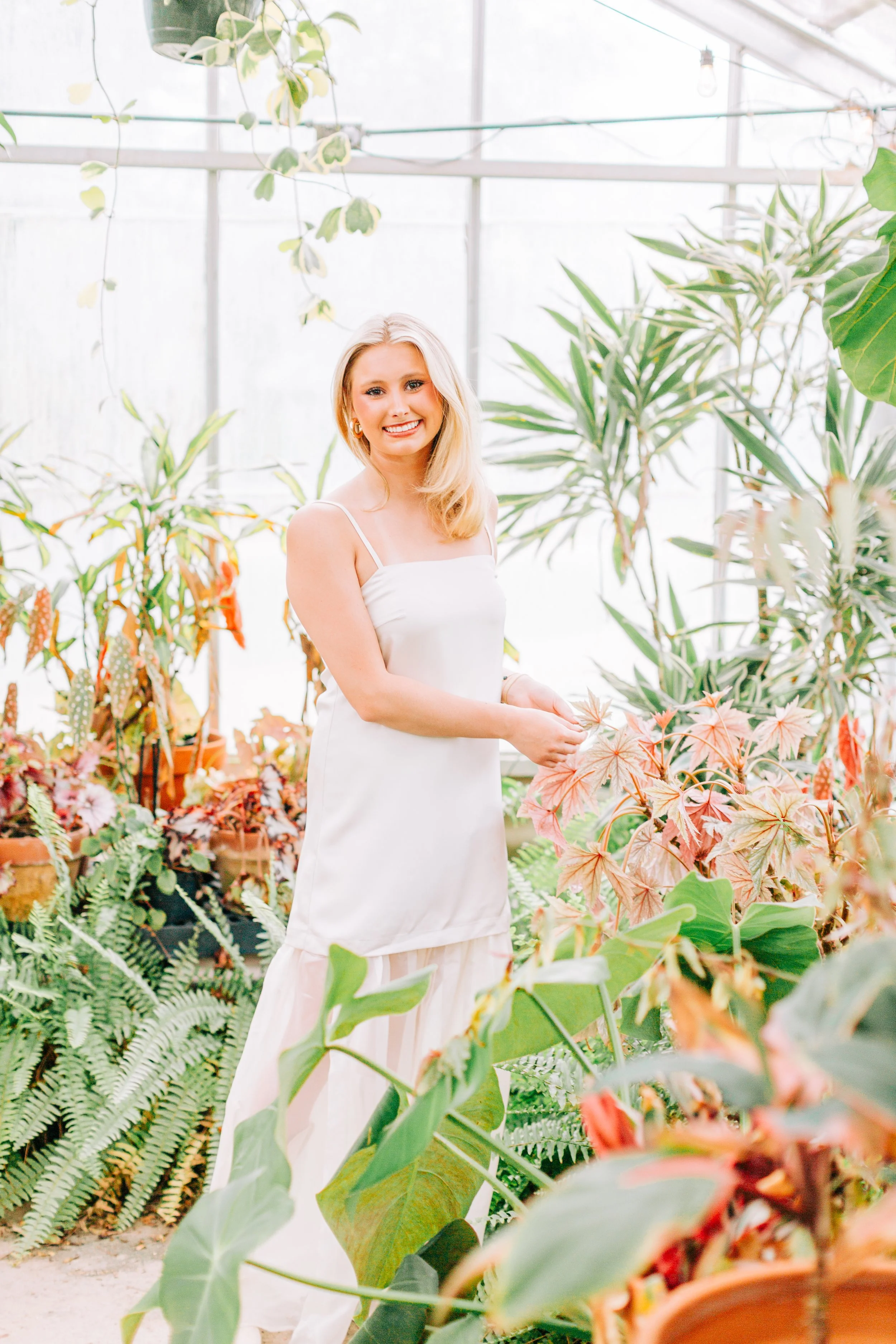 baton-rouge-senior-pictures-greenhouse-burden-gardens.jpg