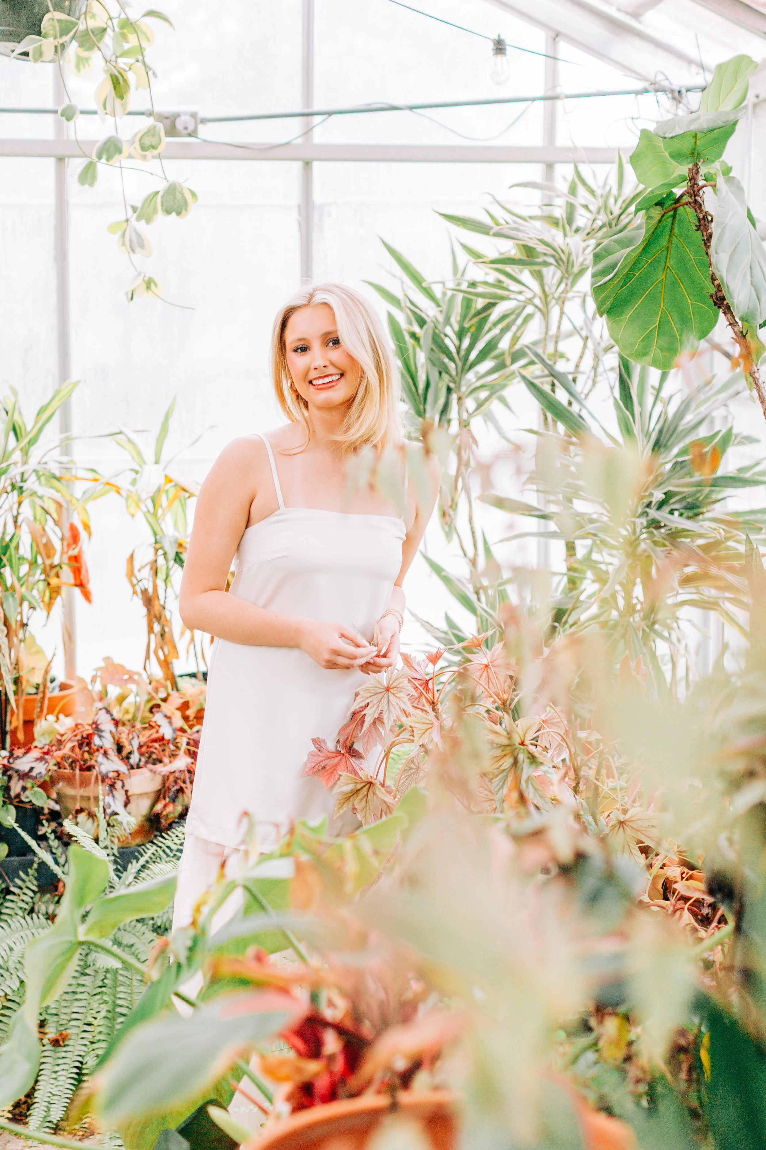 baton-rouge-senior-pictures-greenhouse-burden-gardens.jpg