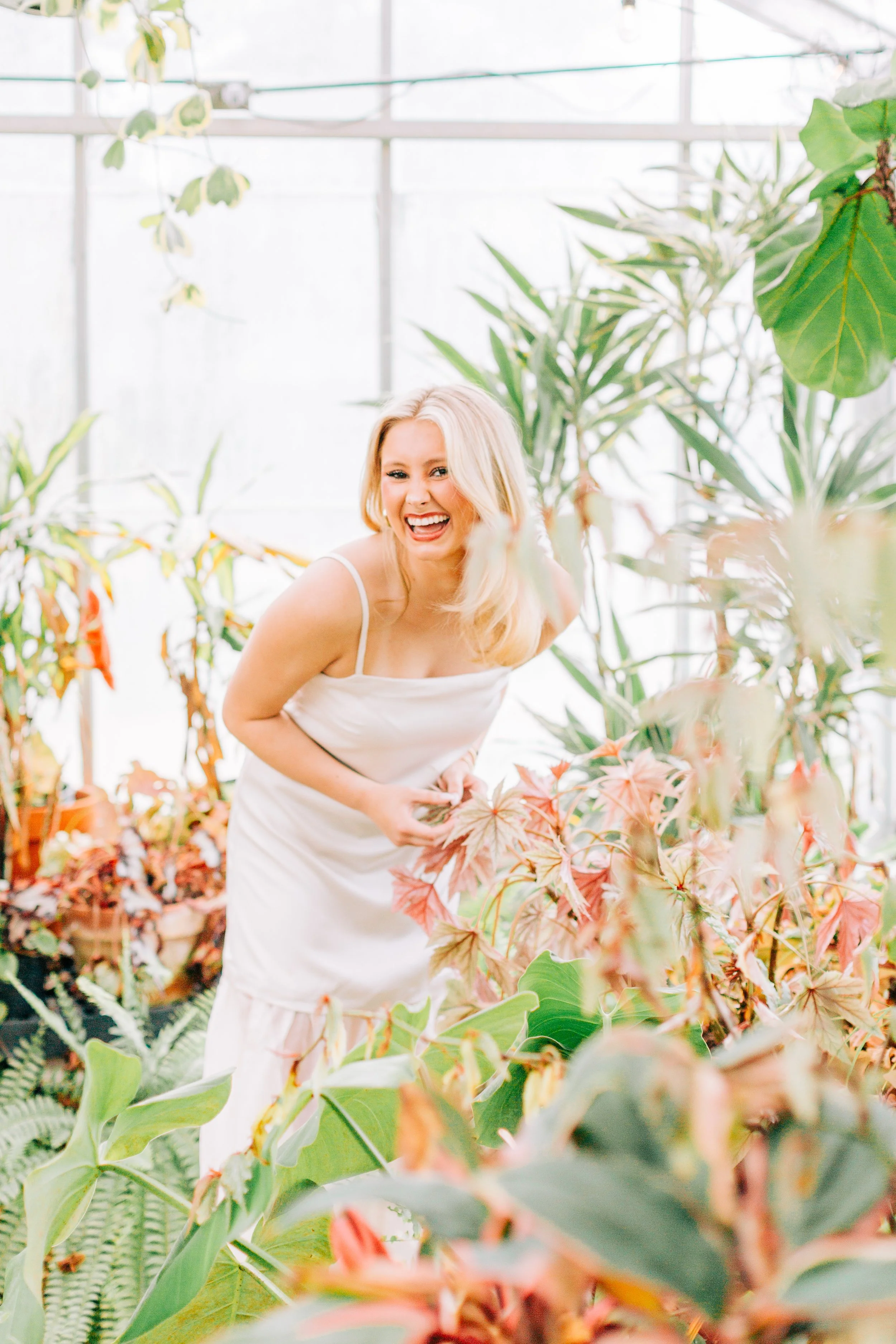 baton-rouge-senior-pictures-greenhouse-burden-gardens.jpg