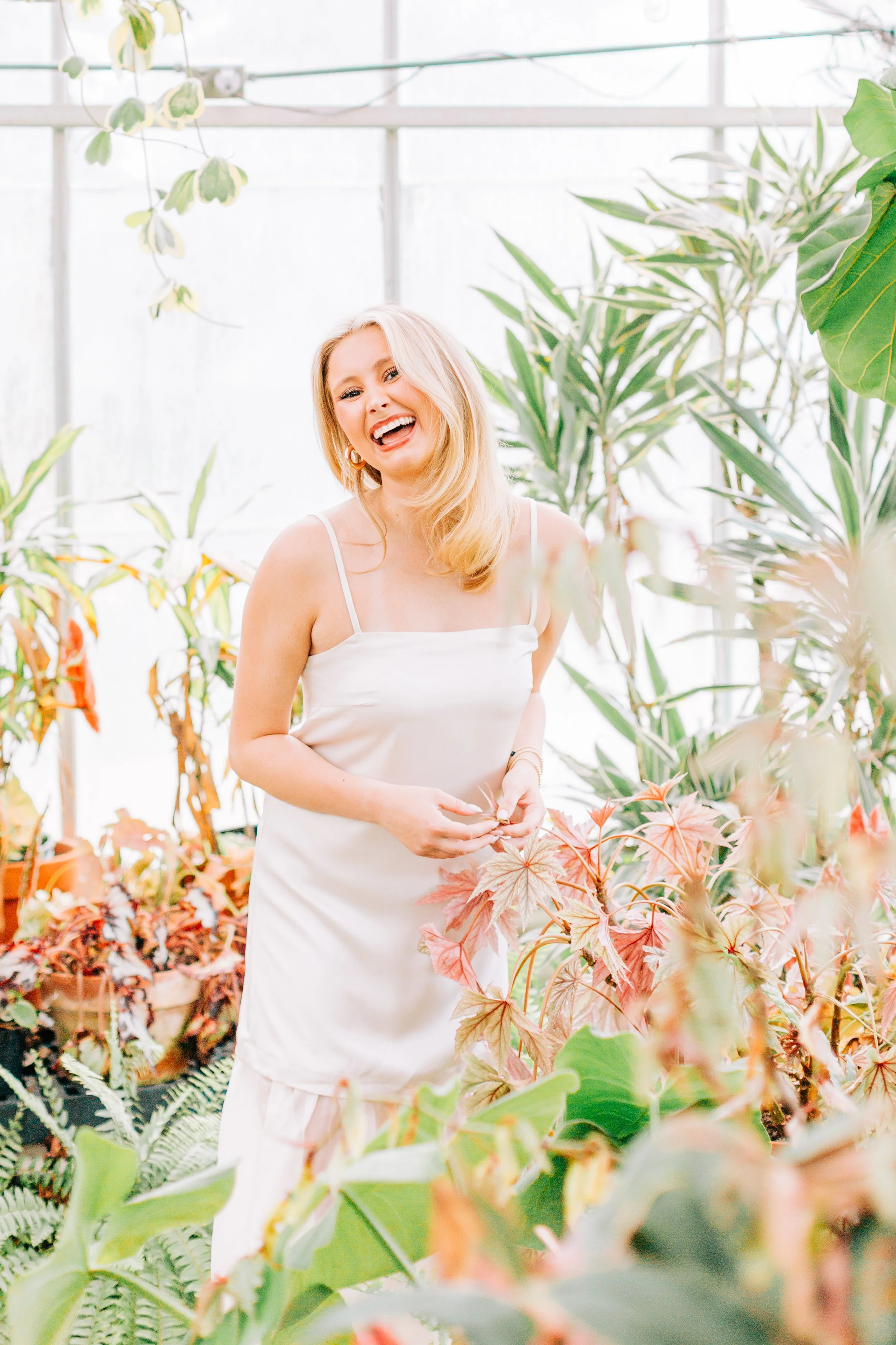 baton-rouge-senior-pictures-greenhouse-burden-gardens.jpg