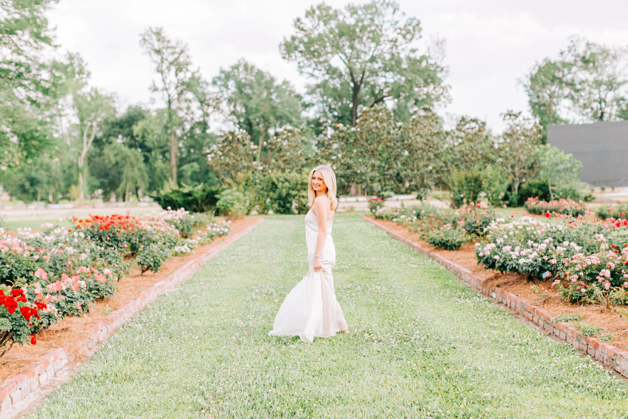 spring-senior-portraits-burden-gardens-baton-rouge.jpg