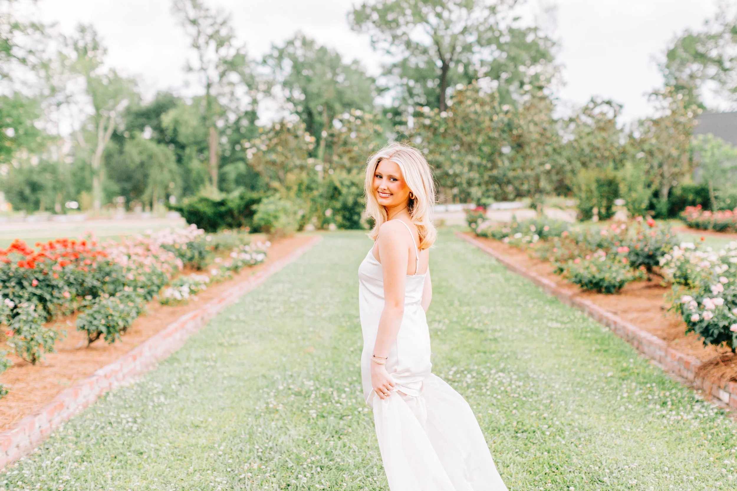 spring-senior-portraits-burden-gardens-baton-rouge.jpg