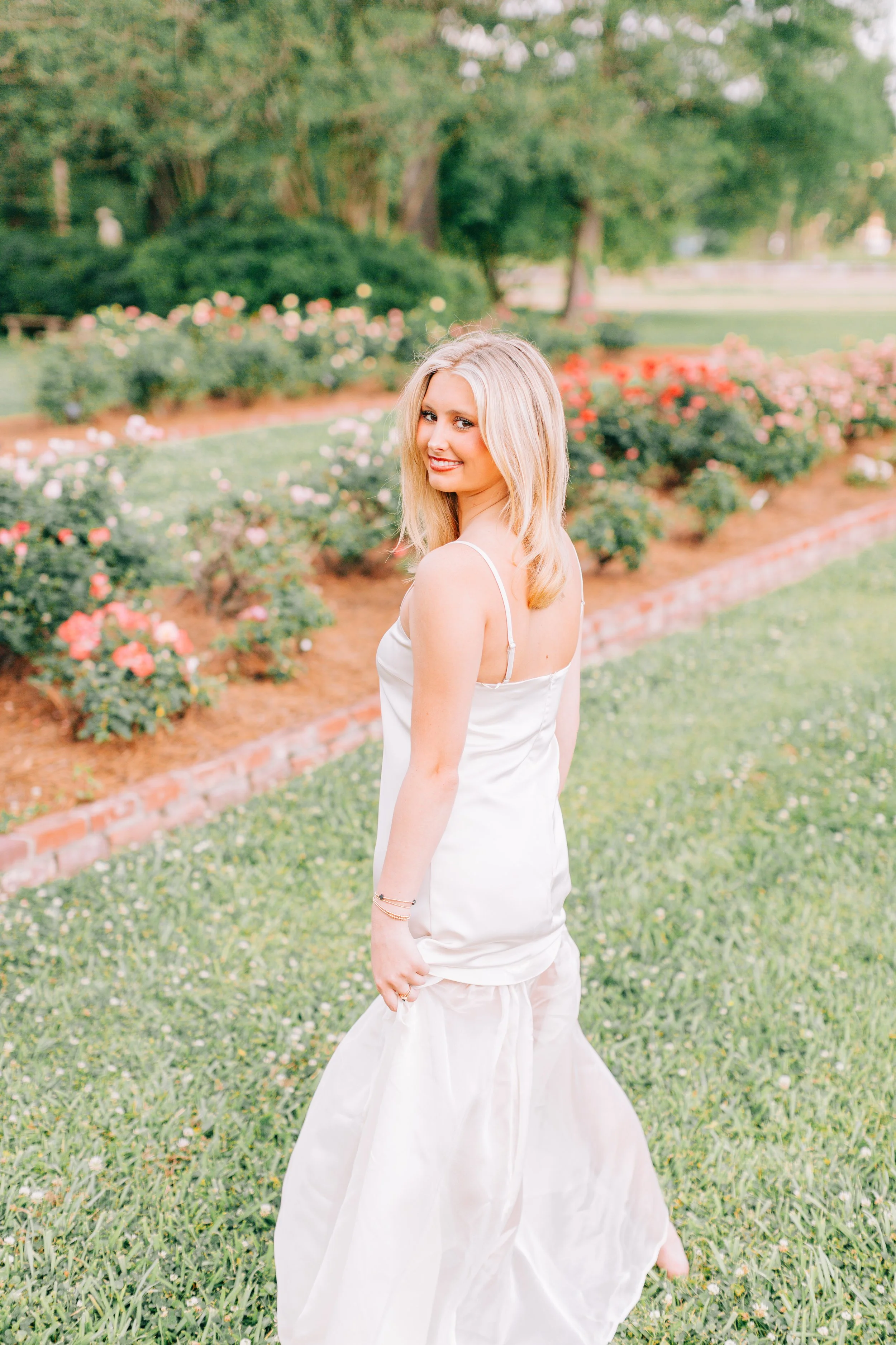 spring-senior-portraits-burden-gardens-baton-rouge.jpg