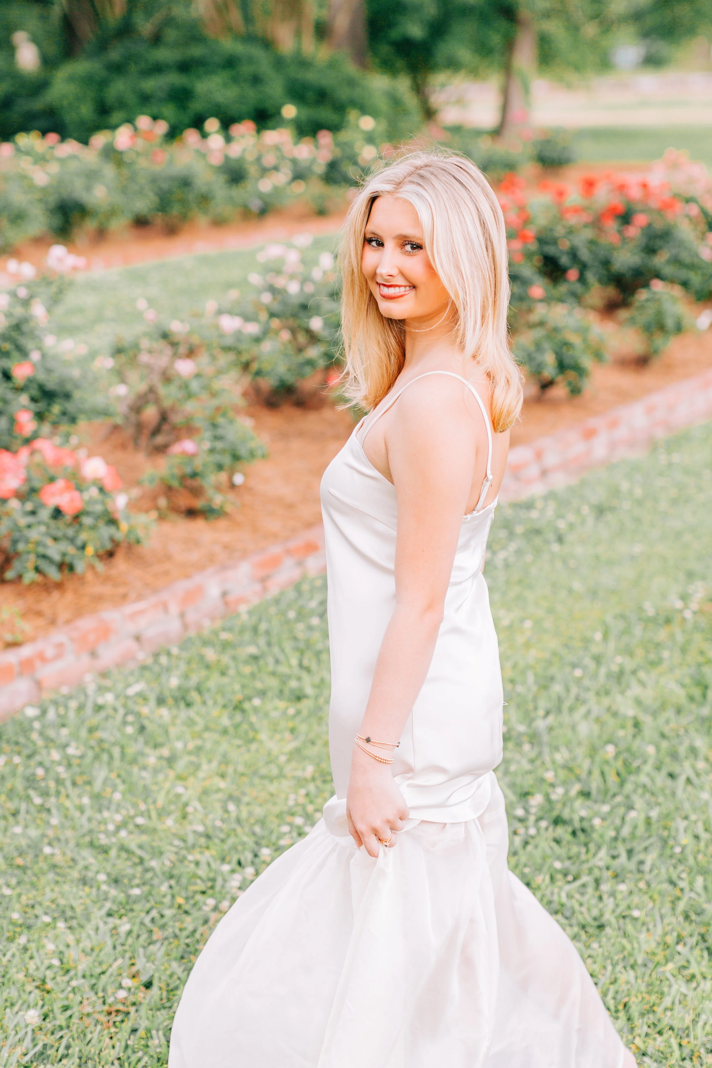 spring-senior-portraits-burden-gardens-baton-rouge.jpg