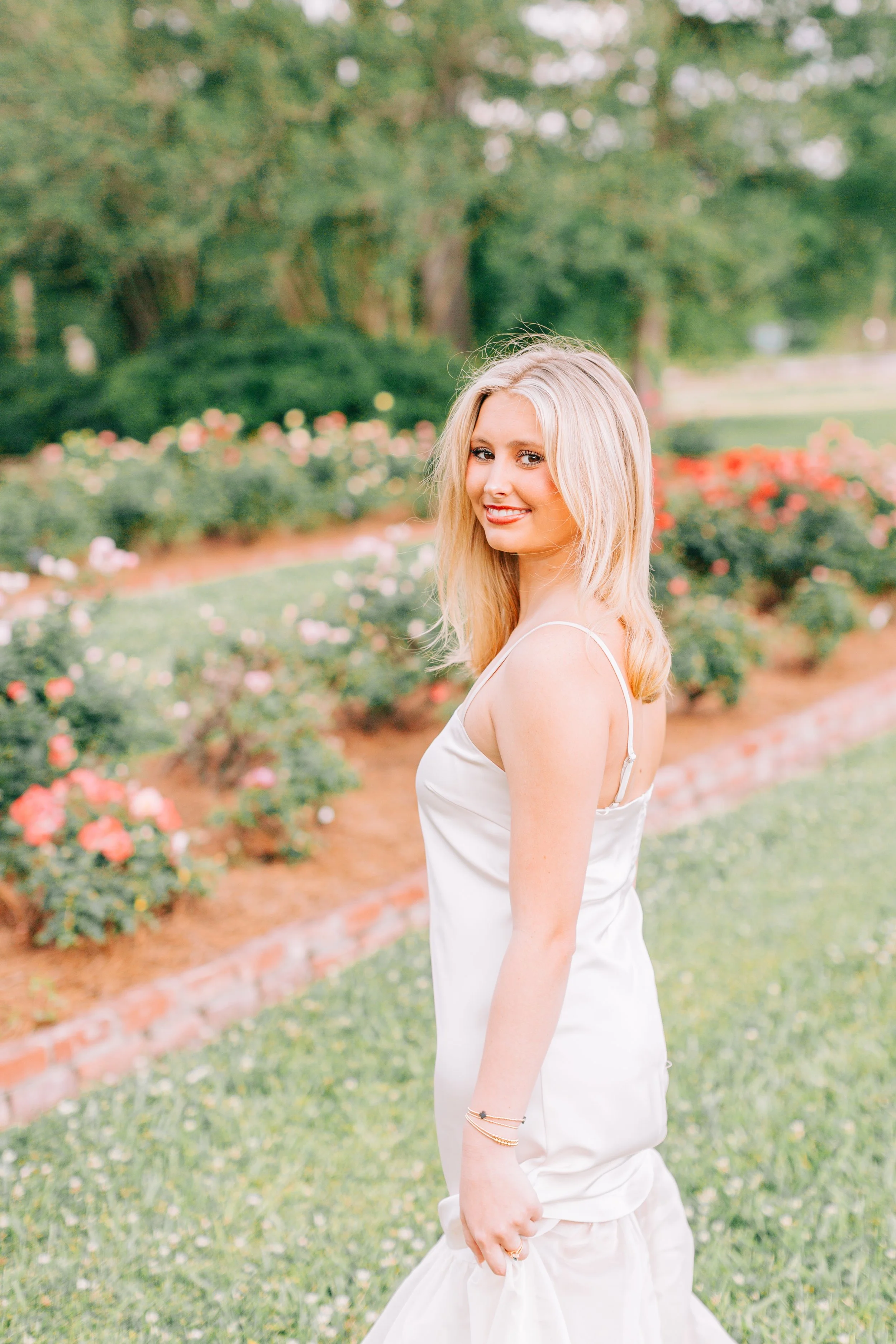 spring-senior-portraits-burden-gardens-baton-rouge.jpg