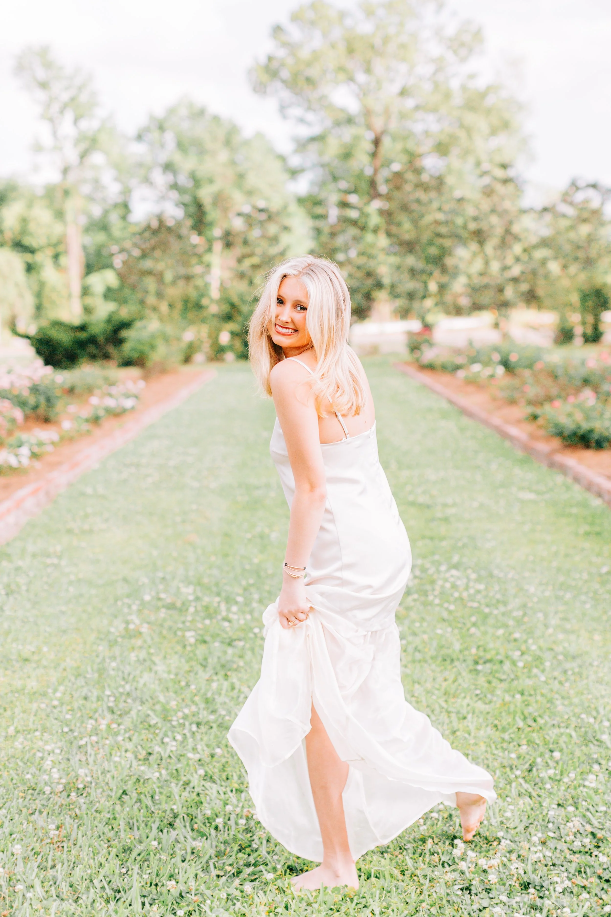spring-senior-portraits-burden-gardens-baton-rouge.jpg