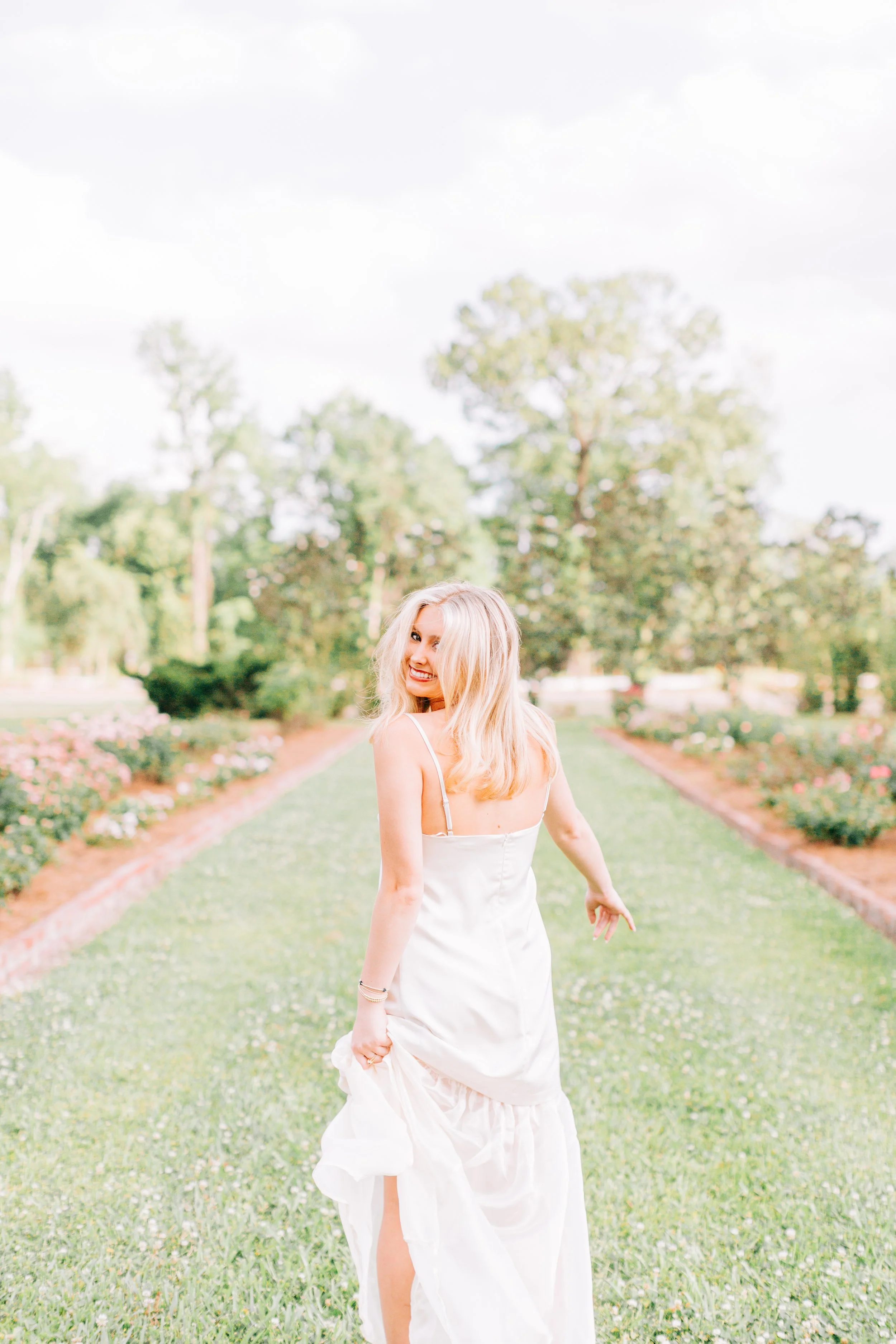 spring-senior-portraits-burden-gardens-baton-rouge.jpg
