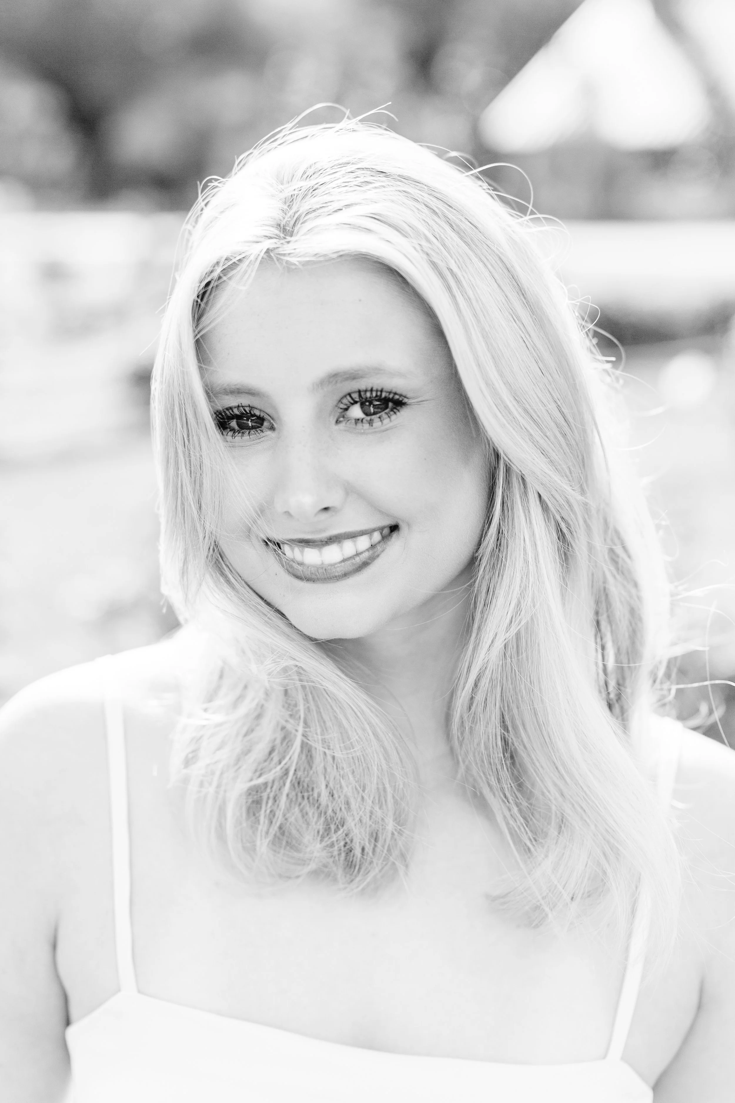 spring-senior-portraits-burden-gardens-baton-rouge.jpg