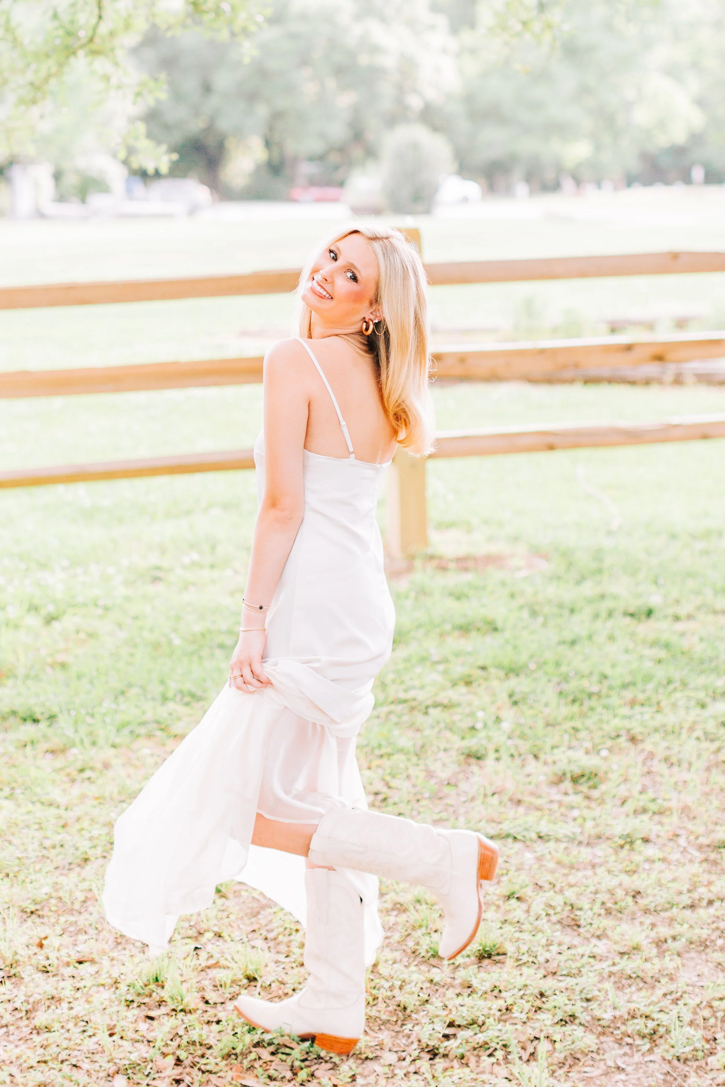 spring-senior-portraits-burden-gardens-baton-rouge.jpg