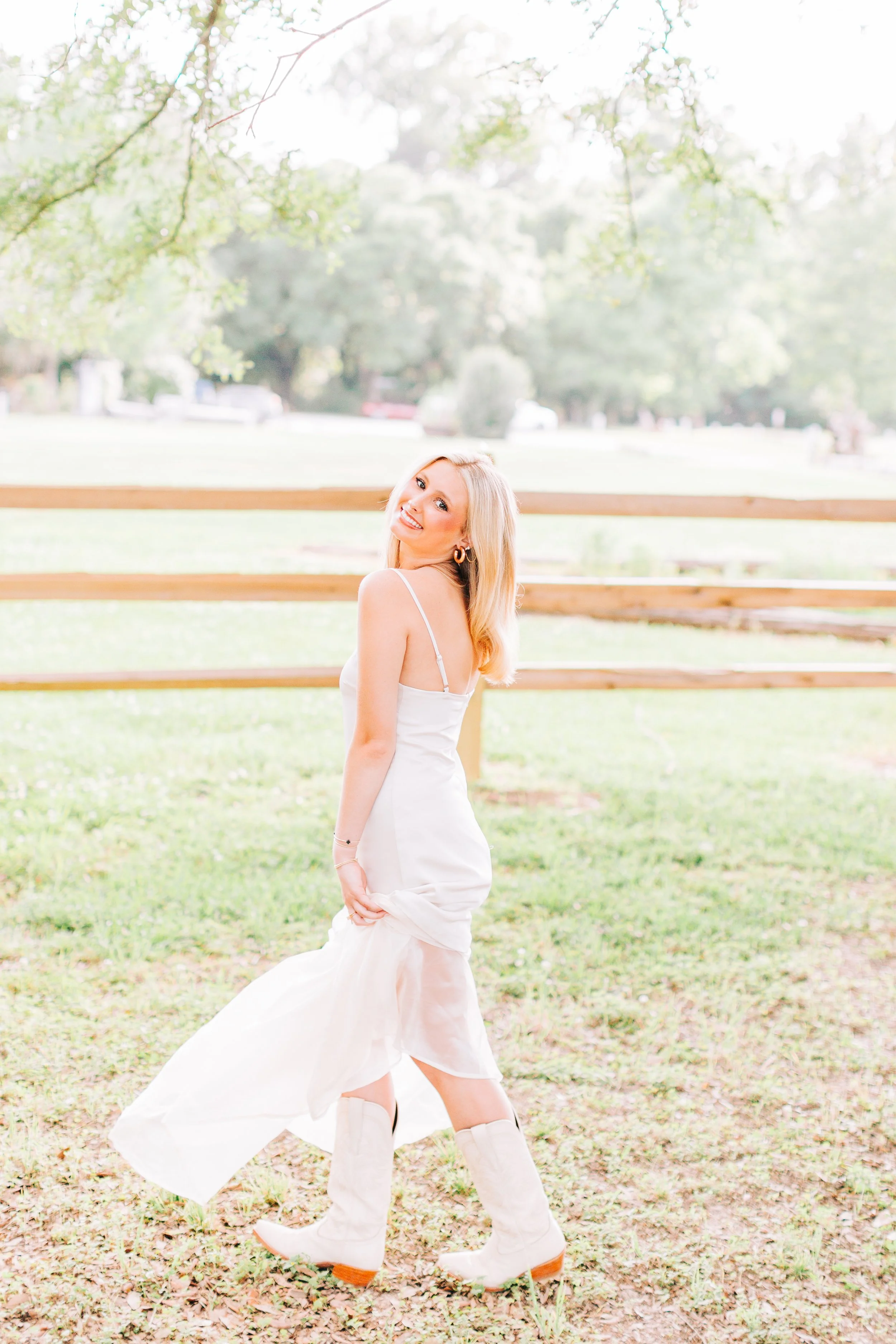 spring-senior-portraits-burden-gardens-baton-rouge.jpg