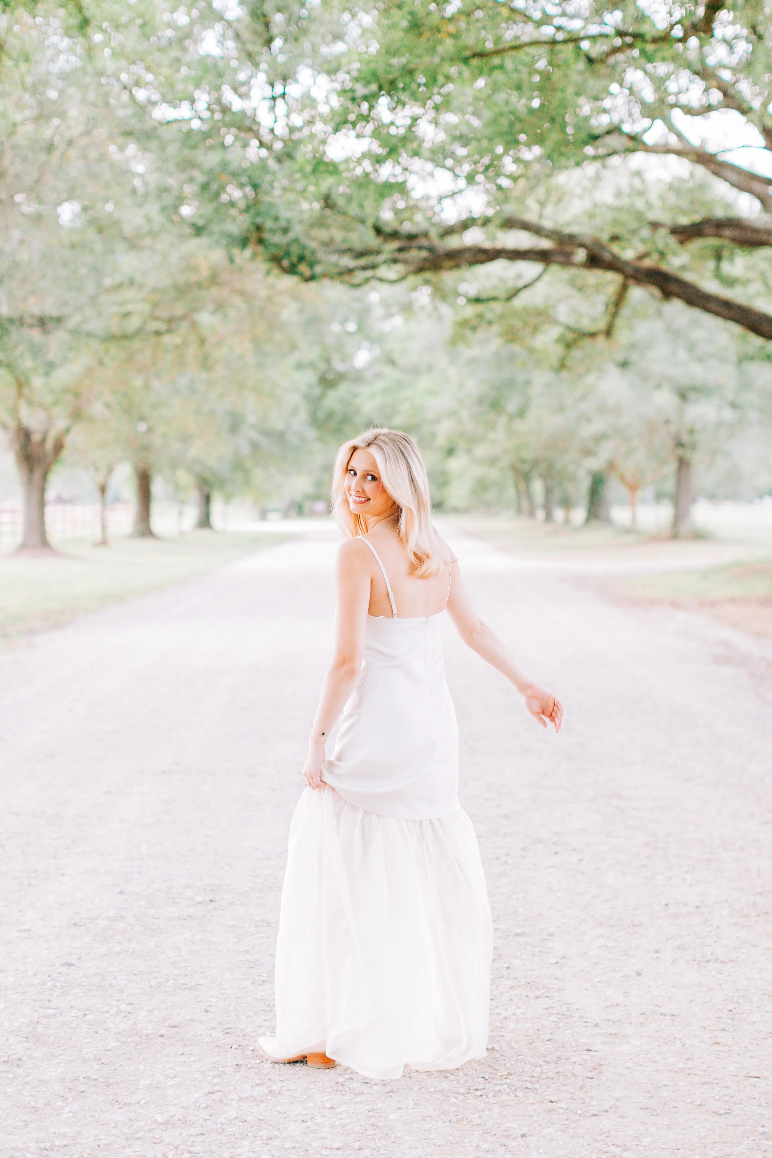 spring-senior-portraits-burden-gardens-baton-rouge.jpg
