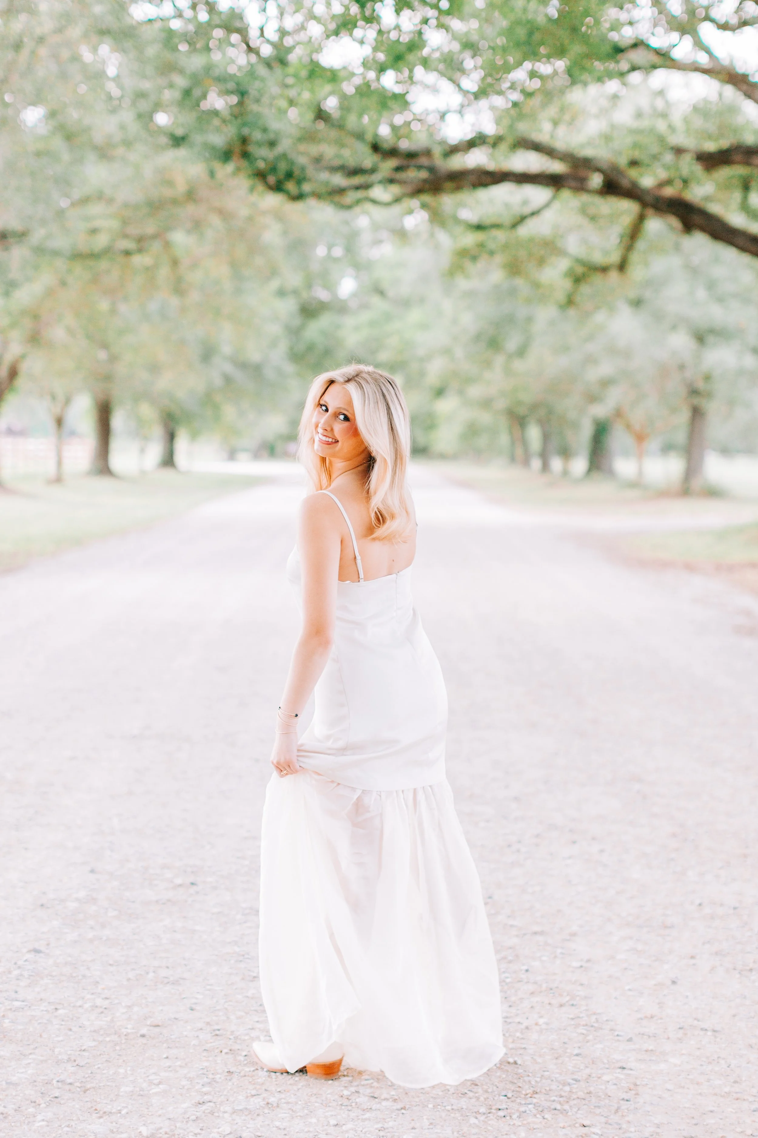 spring-senior-portraits-burden-gardens-baton-rouge.jpg