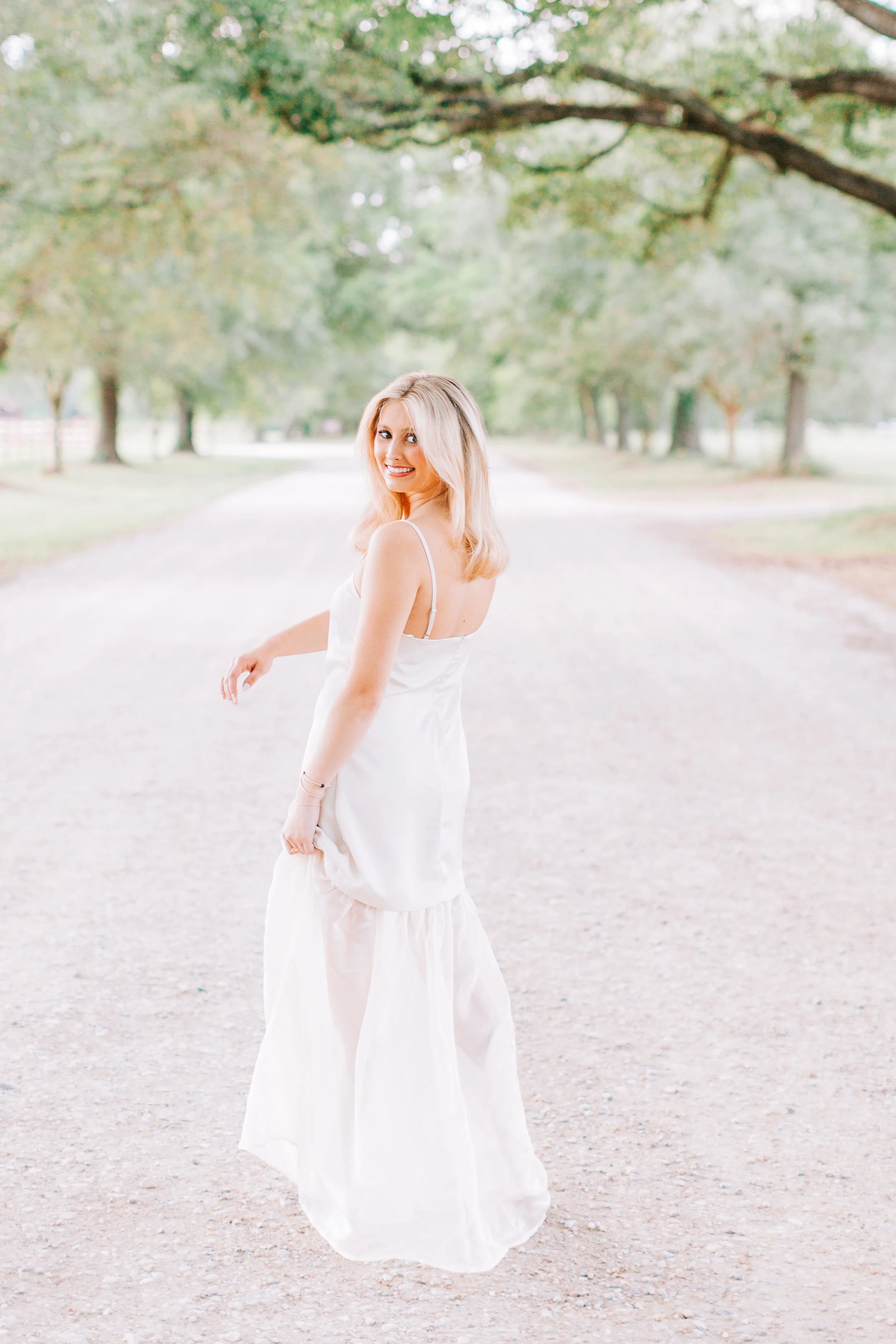 spring-senior-portraits-burden-gardens-baton-rouge.jpg