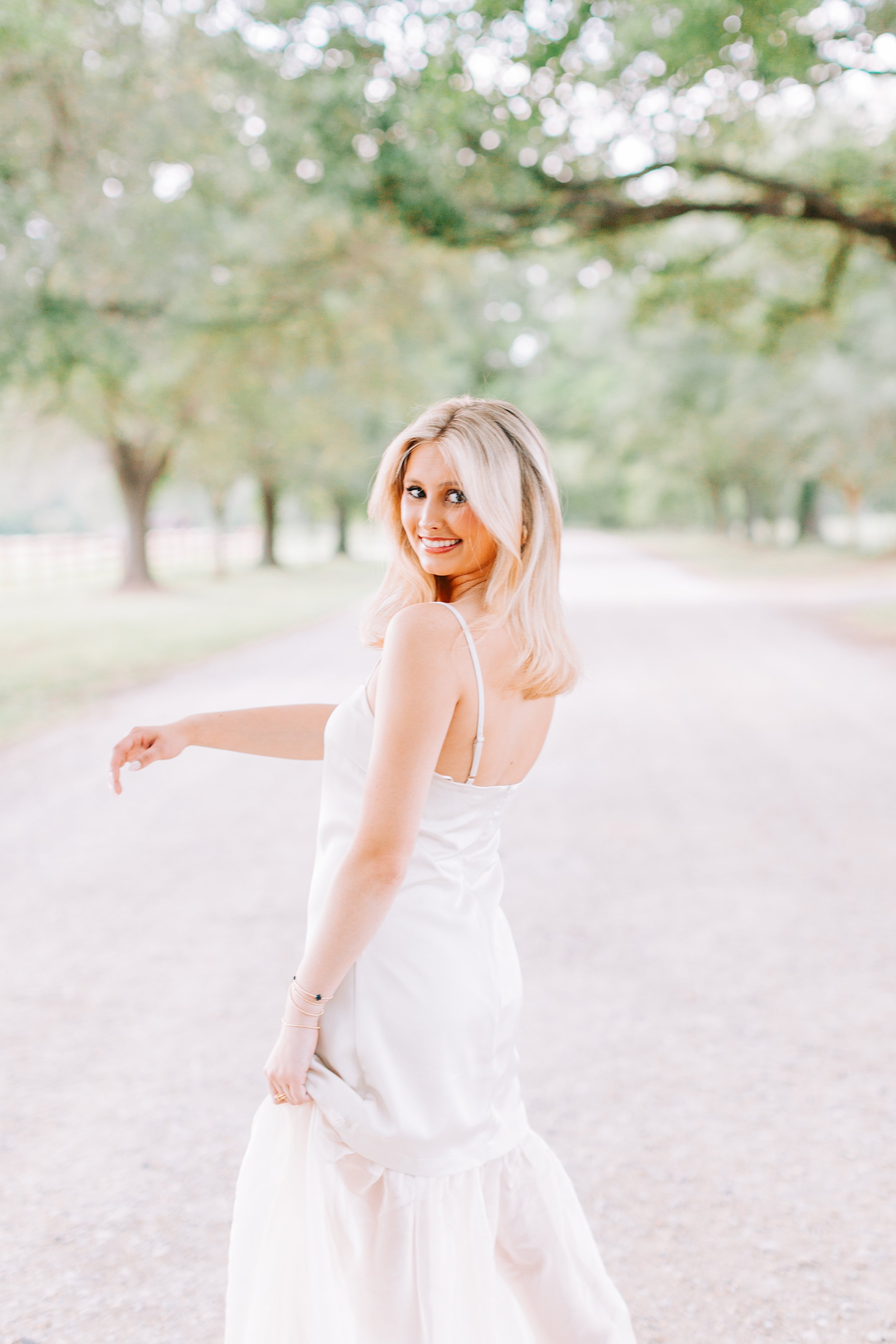 spring-senior-portraits-burden-gardens-baton-rouge.jpg