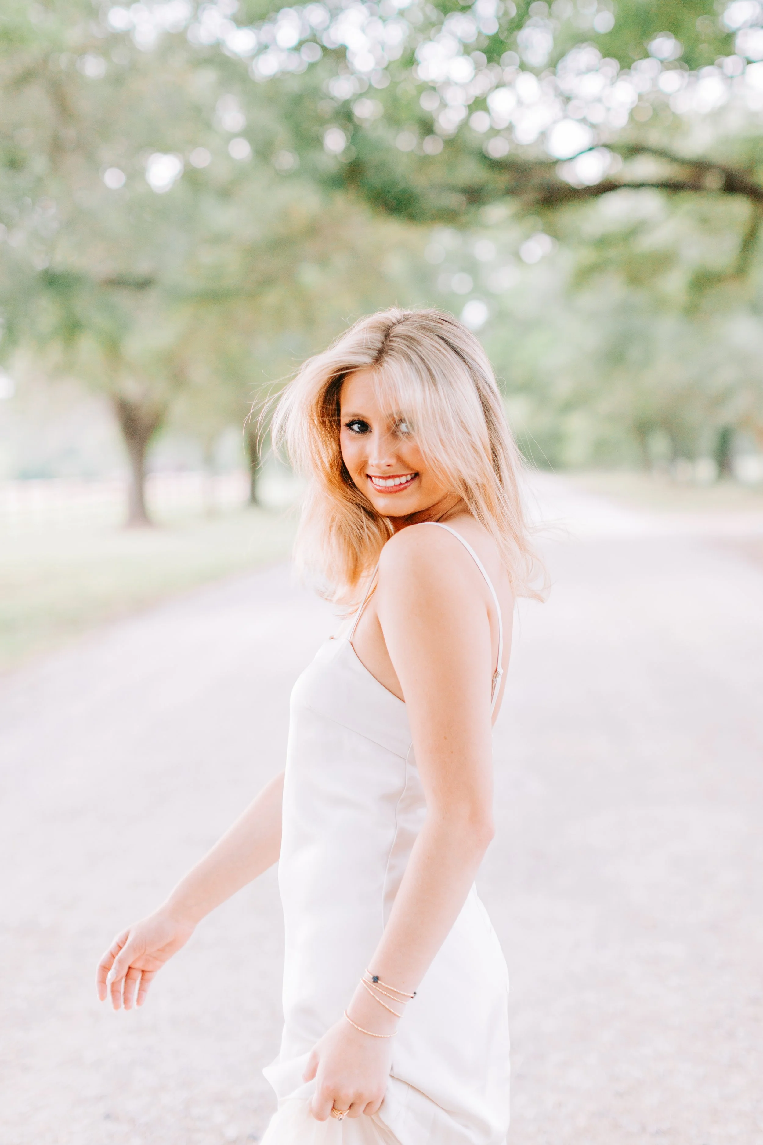 spring-senior-portraits-burden-gardens-baton-rouge.jpg