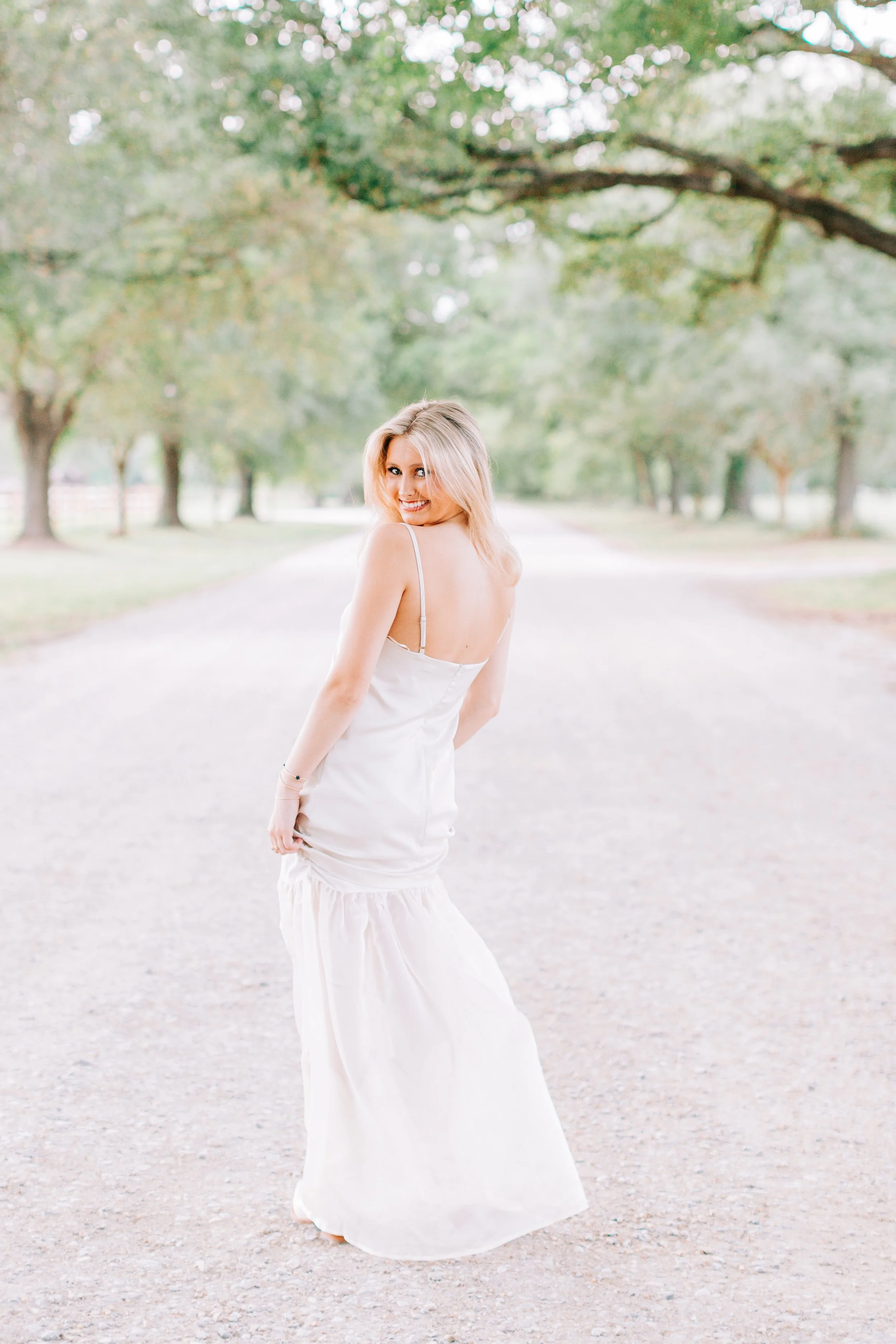 spring-senior-portraits-burden-gardens-baton-rouge.jpg