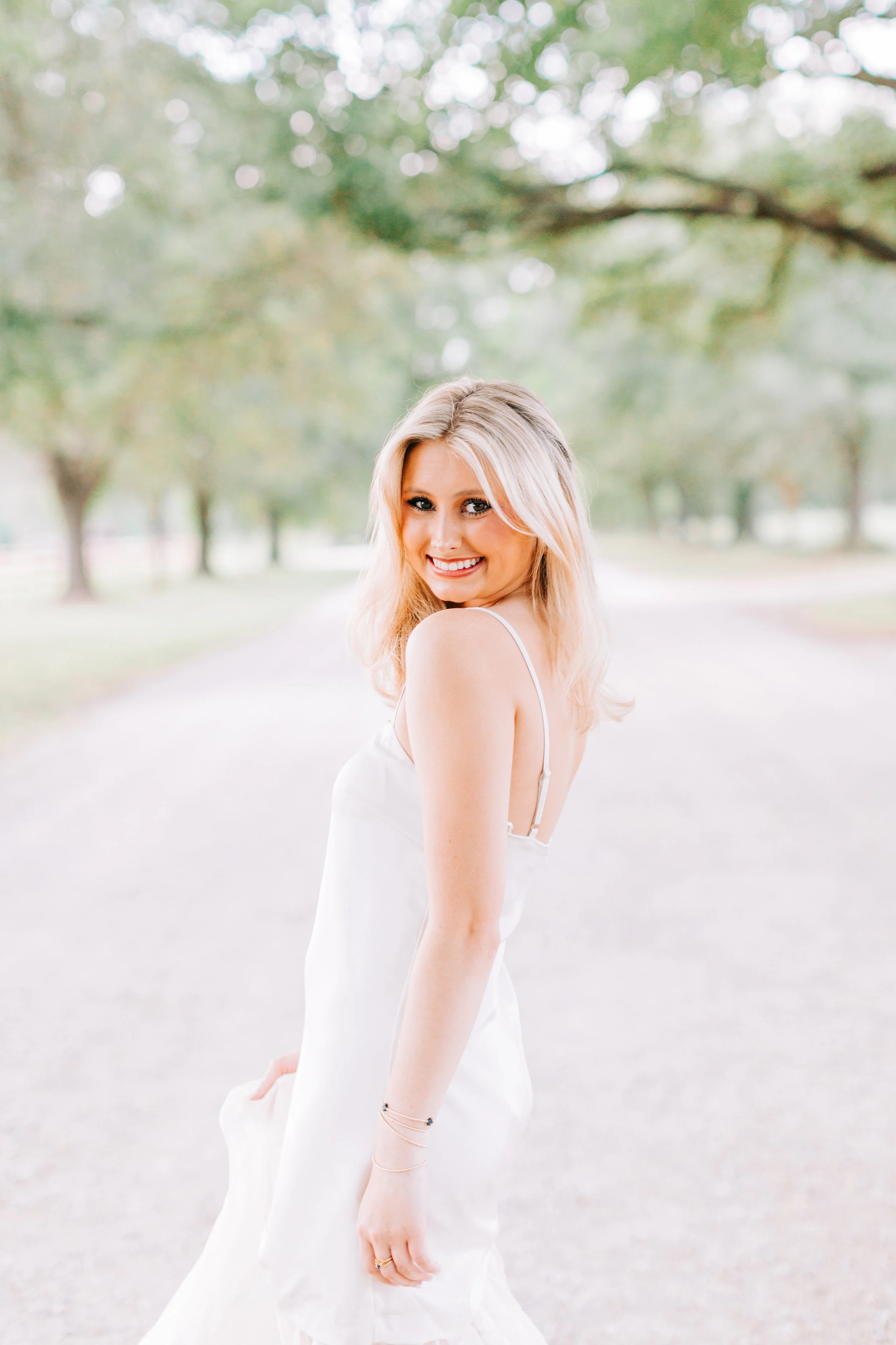 spring-senior-portraits-burden-gardens-baton-rouge.jpg