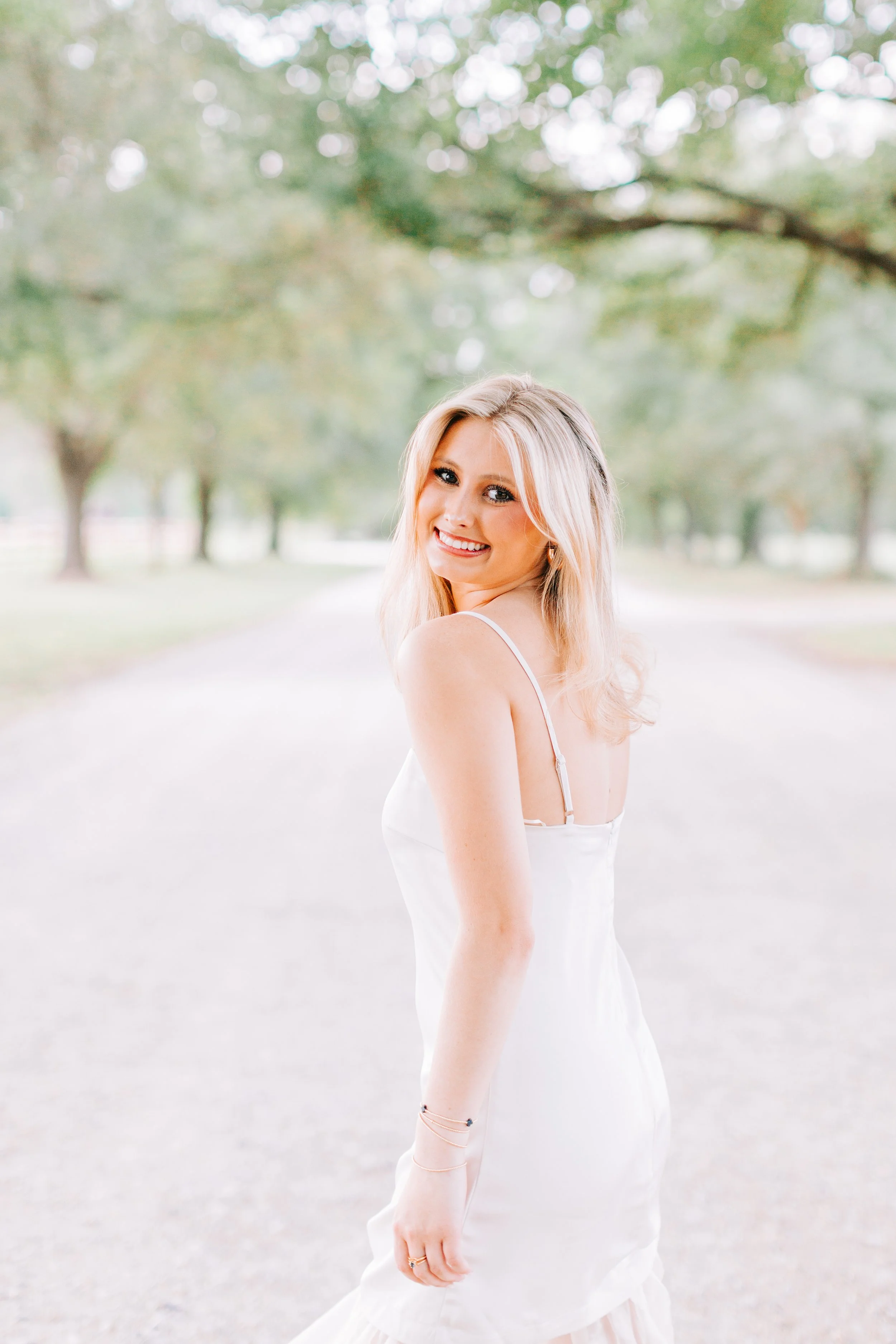 spring-senior-portraits-burden-gardens-baton-rouge.jpg