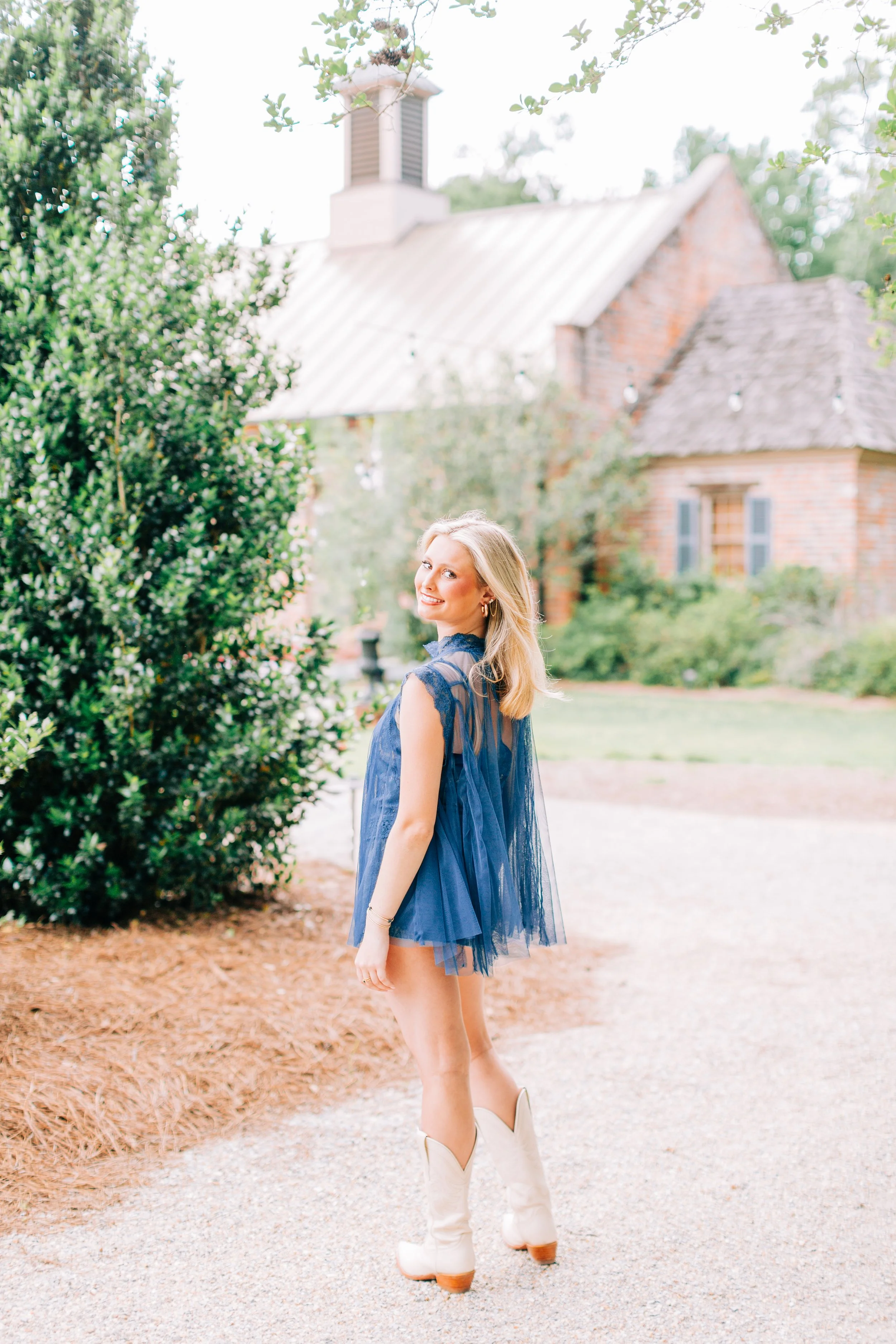 spring-senior-portraits-burden-gardens-baton-rouge.jpg