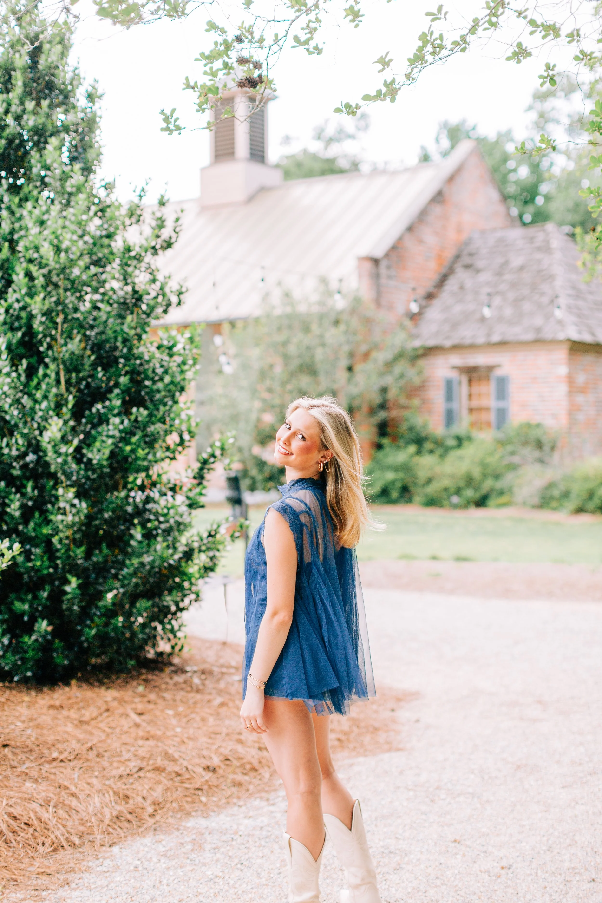 spring-senior-portraits-burden-gardens-baton-rouge.jpg