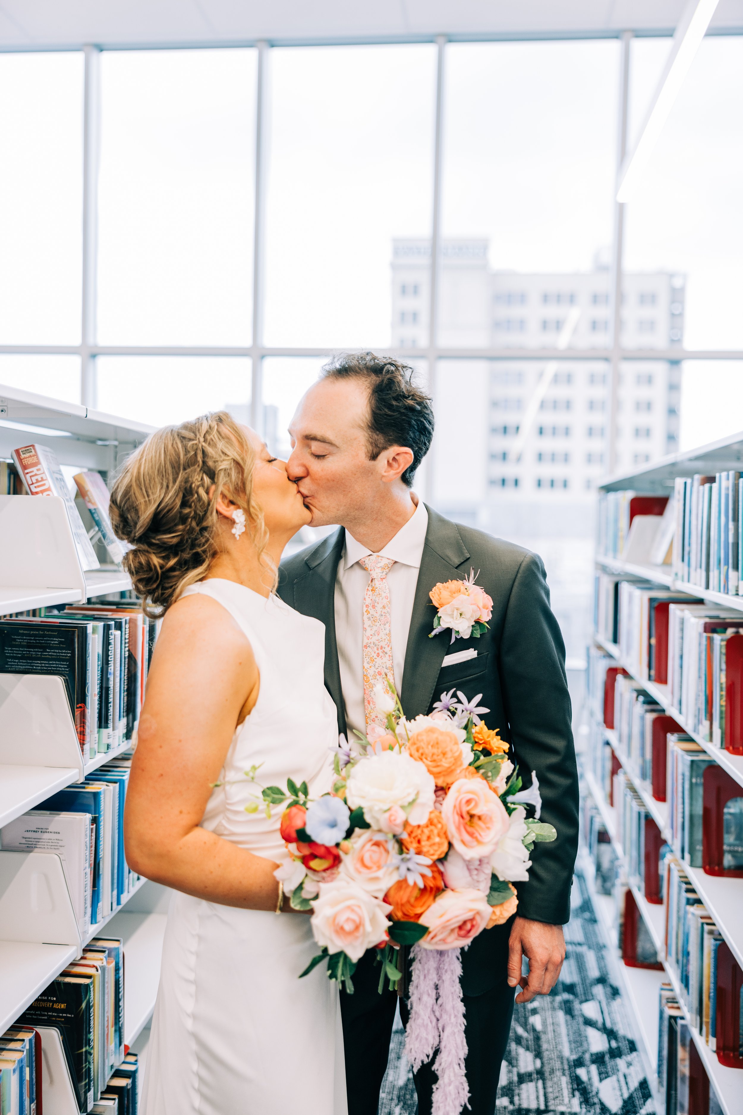 river-terrace-baton-rouge-bride-and-groom-wedding-portraits2.jpg
