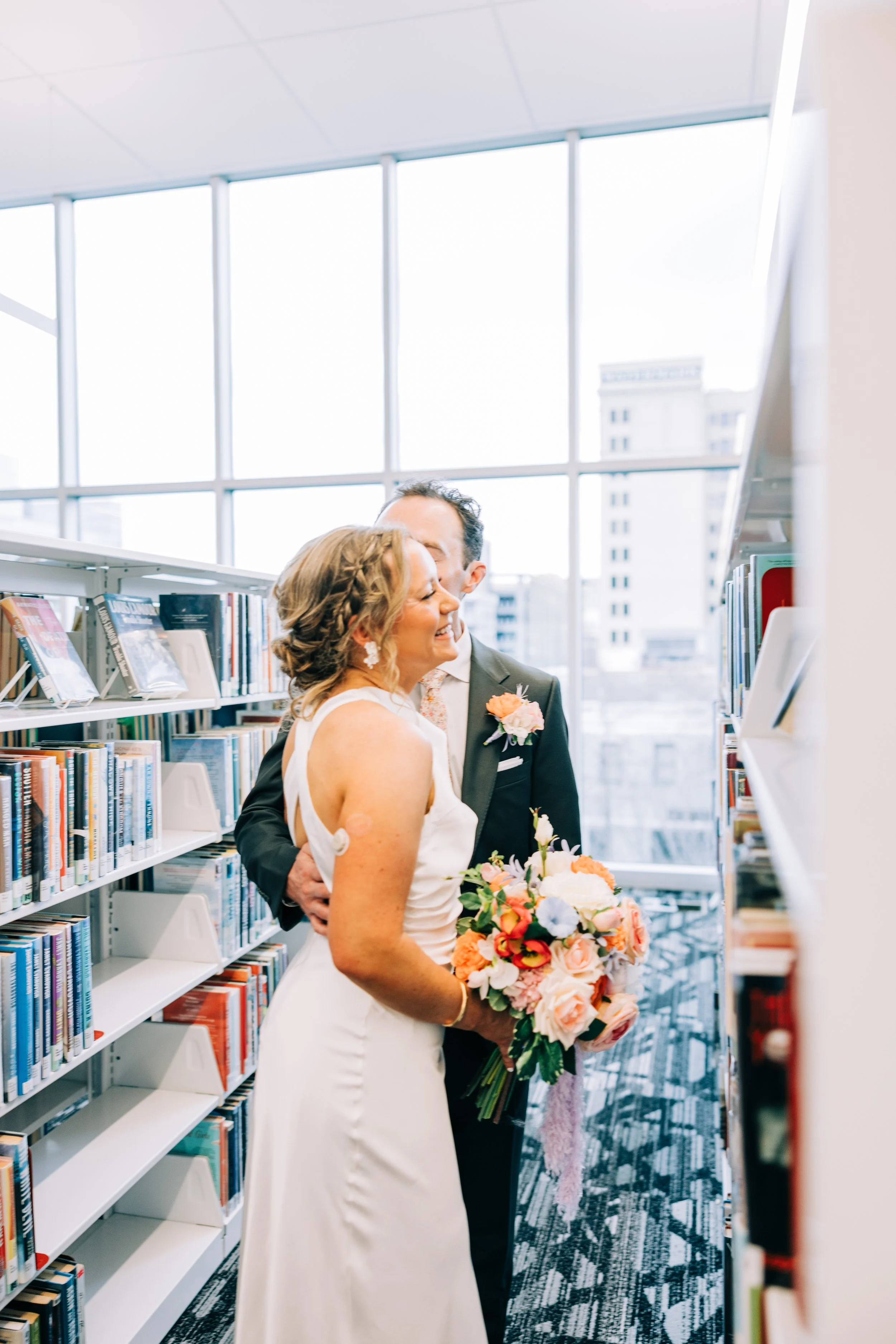river-terrace-baton-rouge-bride-and-groom-wedding-portraits14.jpg