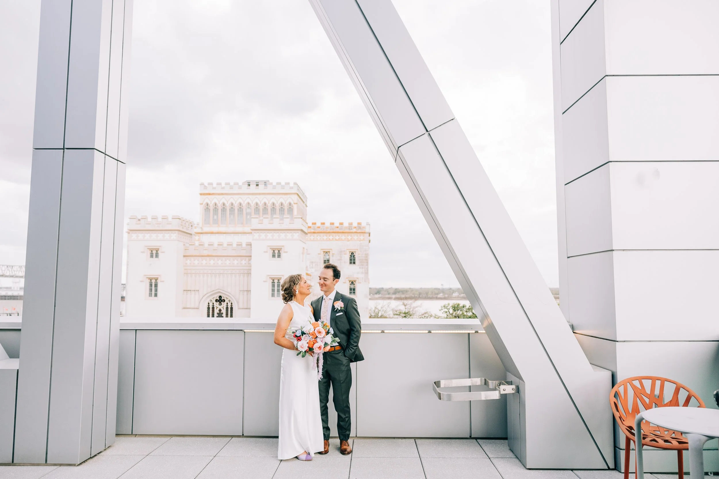 river-terrace-baton-rouge-bride-and-groom-wedding-portraits123.jpg