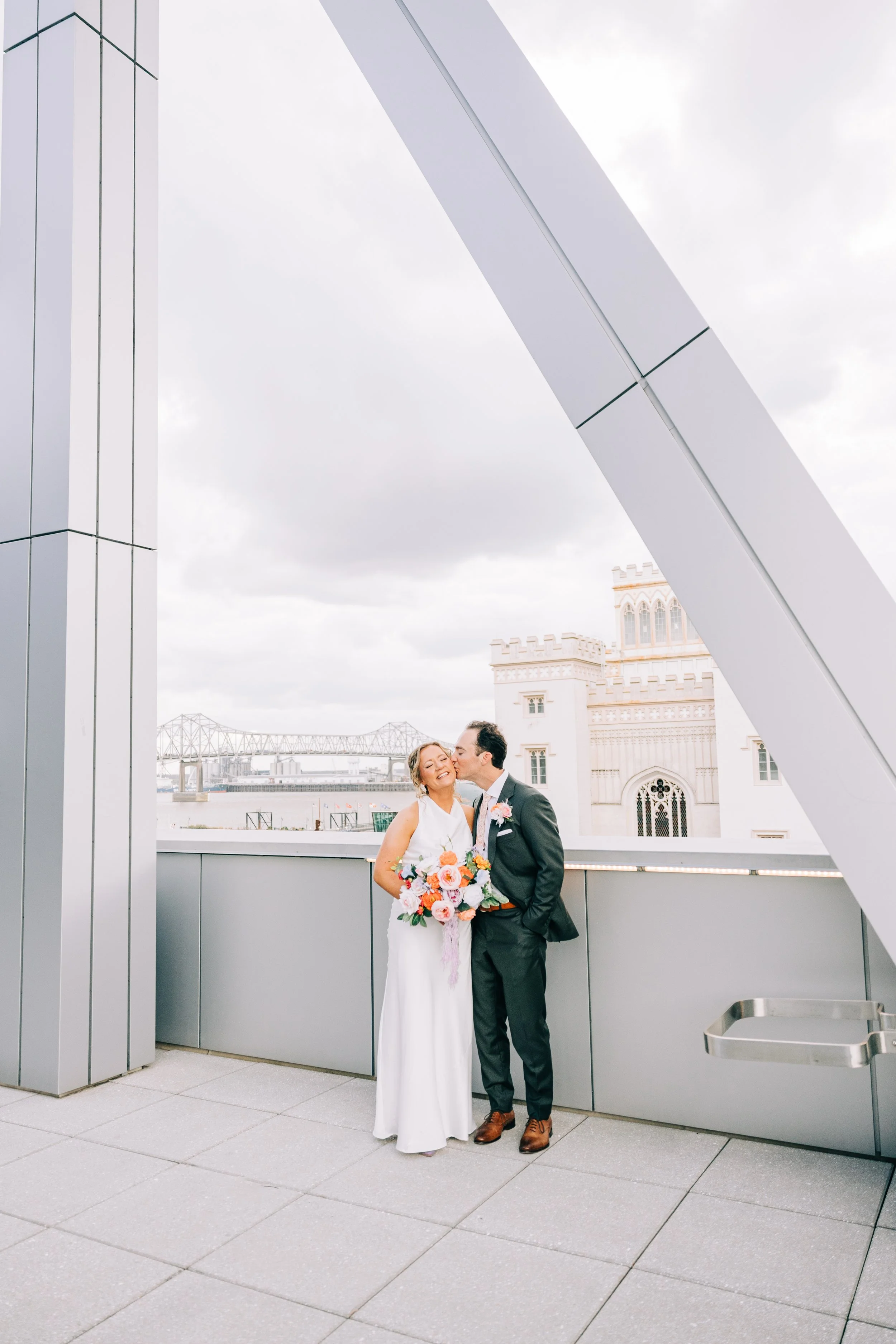 river-terrace-baton-rouge-bride-and-groom-wedding-portraits141.jpg