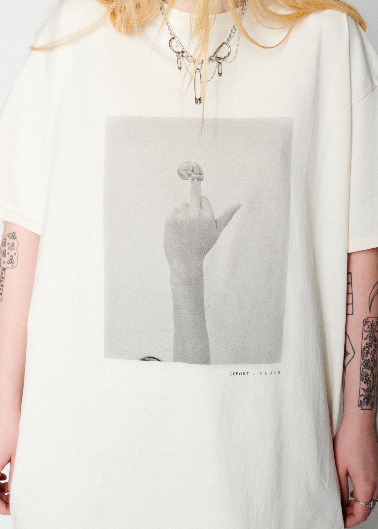 memor-report-collab-tee-1.jpg