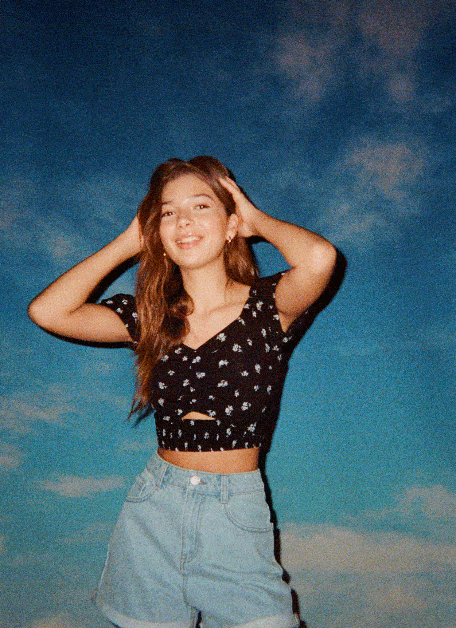 BLACK_TOP_DENIM_SHORTS_01_LOW_RES.gif
