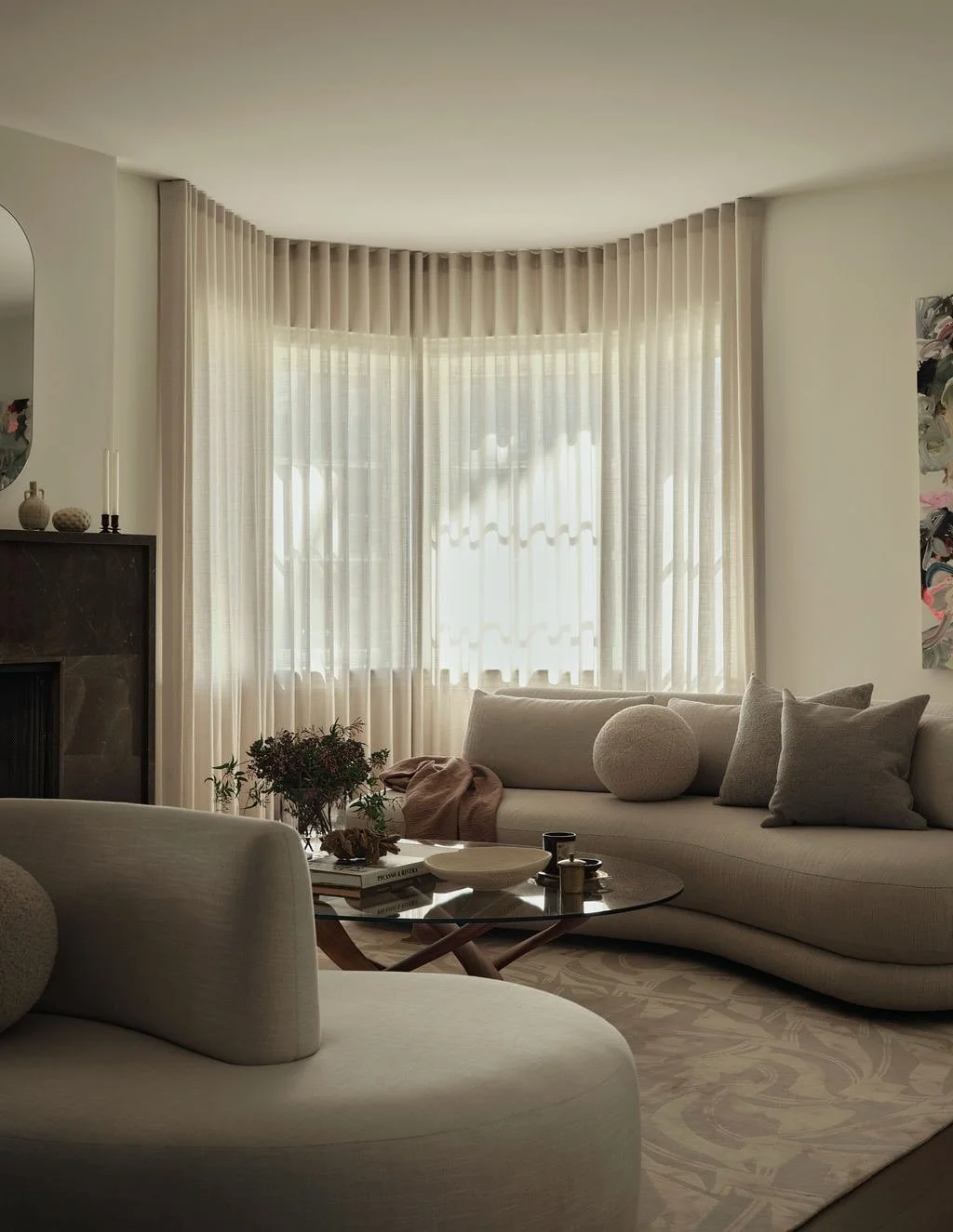 In this light-filled living room, tone-on-tone layering creates a softness that feels both elevated and serene - sophistication in its most subtle form.

Photography by @patrickbiller 
Styling by @_meandmo_ 

#interiordesign #homegoals #torontointeri