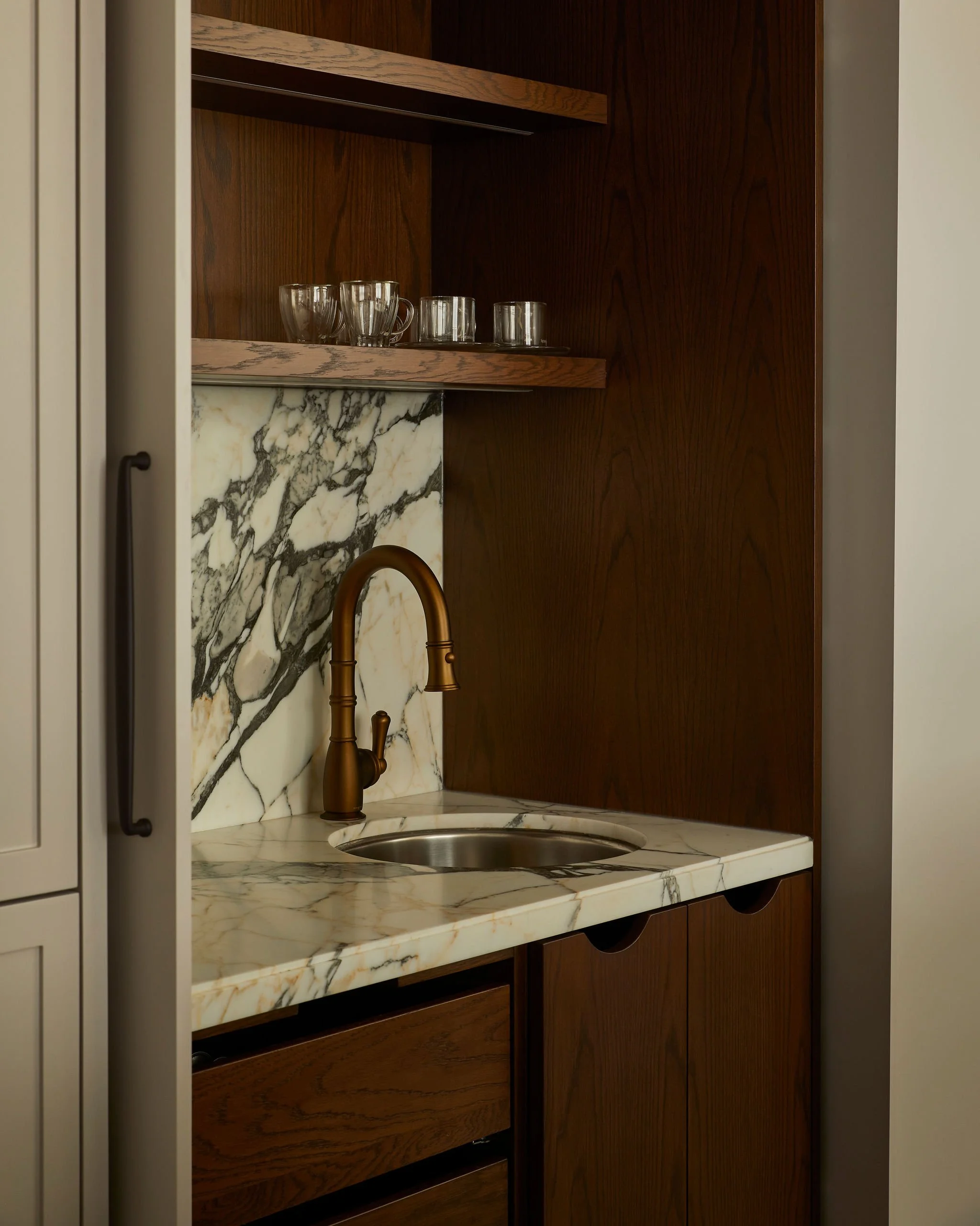unionville-butlers-pantry-walnut-marble-bar-megan-crosbie-design.jpg