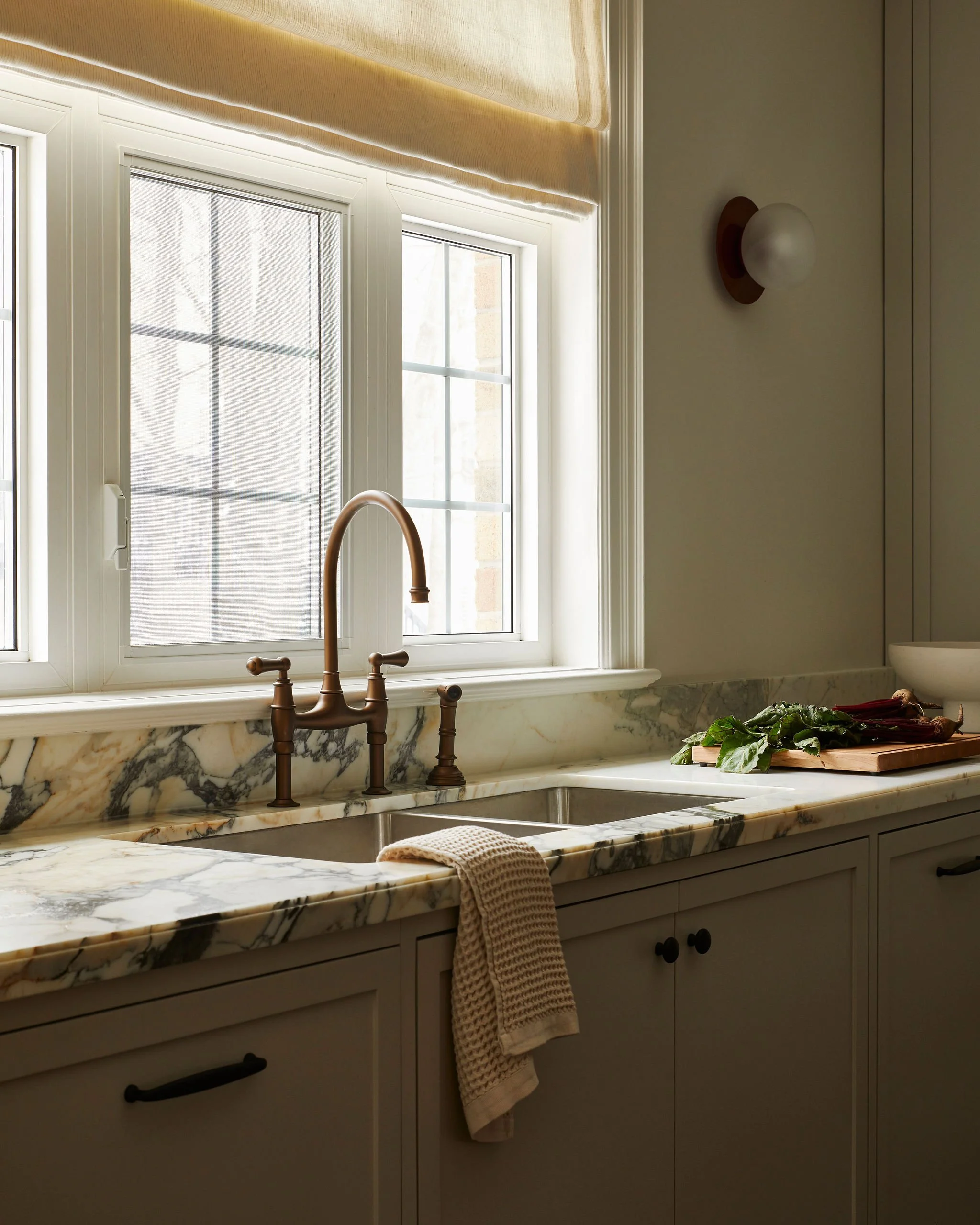 unionville-kitchen-sink-calacatta-viola-marble-bridge-faucet-megan-crosbie-design.jpg