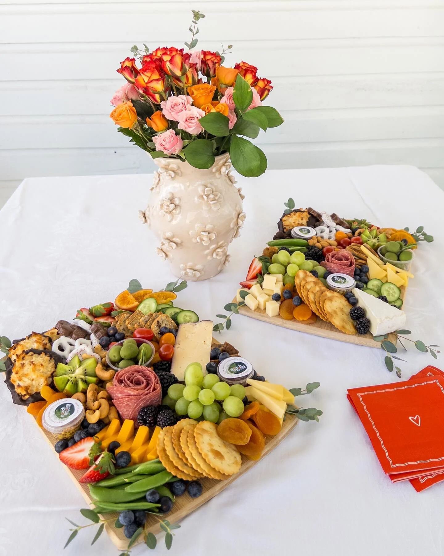 Happy Valentine&rsquo;s Day from Peach &amp; Palm! We&rsquo;ve had a busy few days sending out some beautiful boards and we cannot thank you enough! 🫶 

#deliciouslyromantic #loveatfirstbite #valentinesplatter #heartwarmingcharcuterie #valentinescul