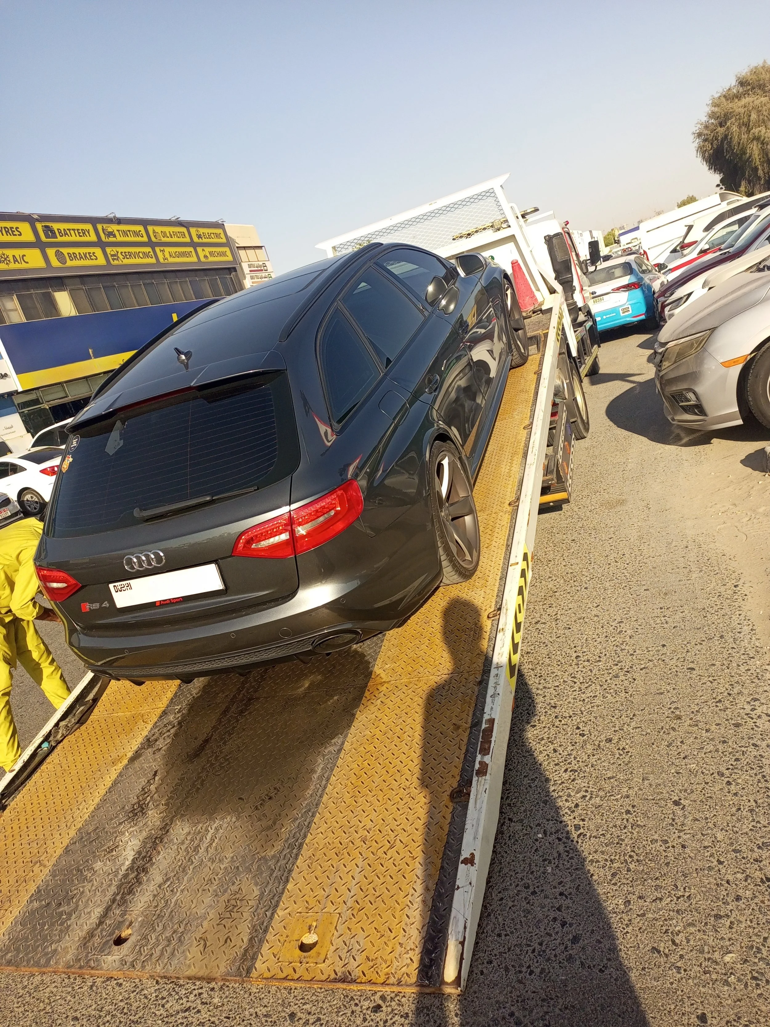 Car Recovery Dubai: Audi RS4 Workshop-to-Workshop Transport