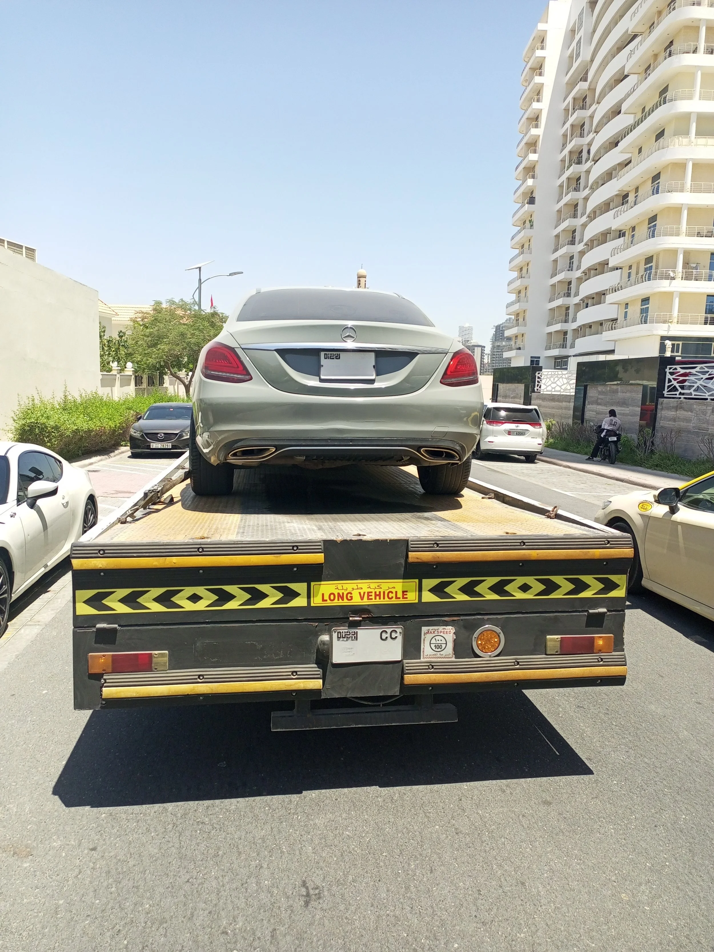 Car Recovery Dubai: Mercedes C-Class Transport to Tasjeel Motor City