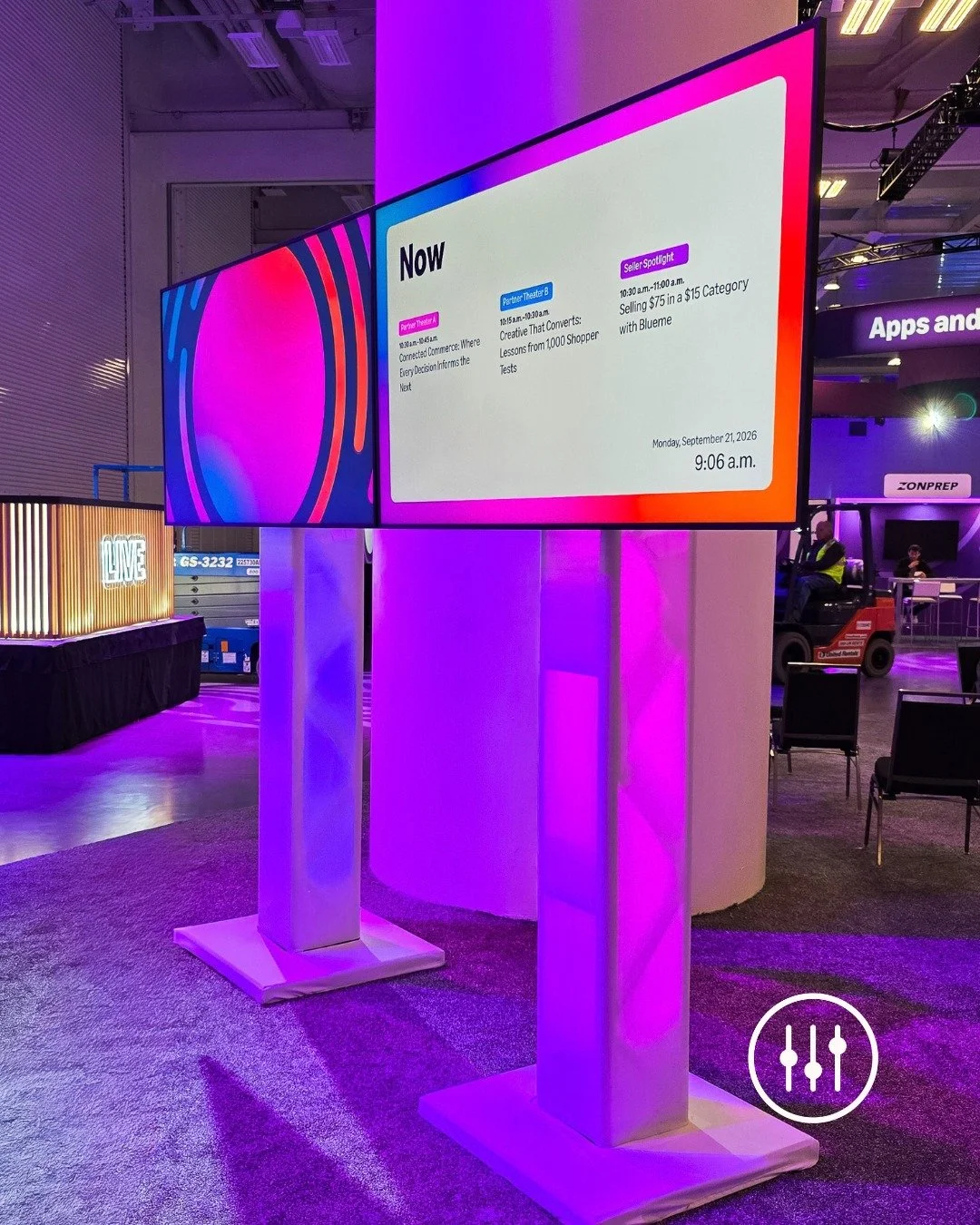A few shots from a recent show in Seattle. Digital signage, interactive wayfinding, LED poster displays, and a whole lot of screens. Another solid one for the d3g crew.