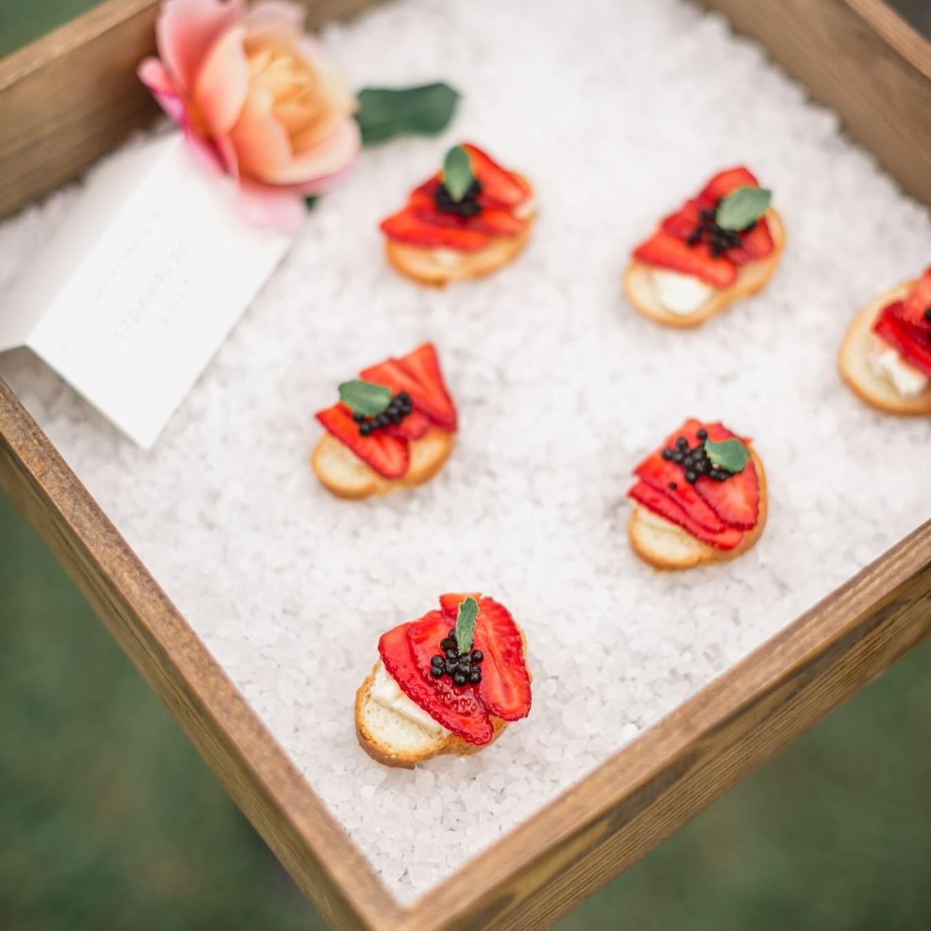 Passed hors d&rsquo;oeuvres your guests won't be able to pass up. 👌 ⁣
⁣
📸: @brandonlataphoto