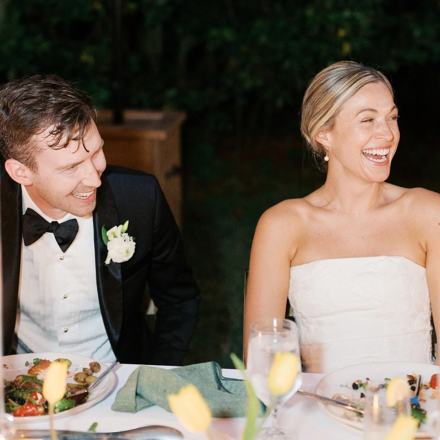 The hum of lively conversations, tinkling of silverware, flicker of candlelight and a glowing couple in the center of it all &mdash; autumn event season, we&rsquo;re ready for you. 🥂

📸: @samanthajeanbecker