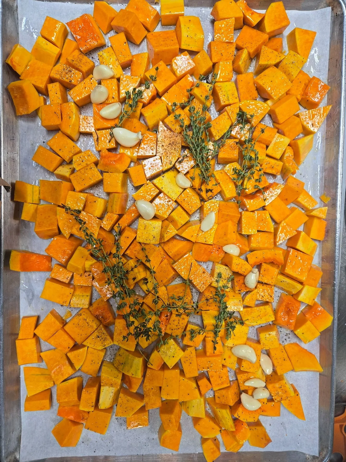 Kitchen scenes... 👀 

PS: Don&rsquo;t forget &ndash; #Thanksgiving orders close TOMORROW at 2pm. Secure yours via the link in bio!