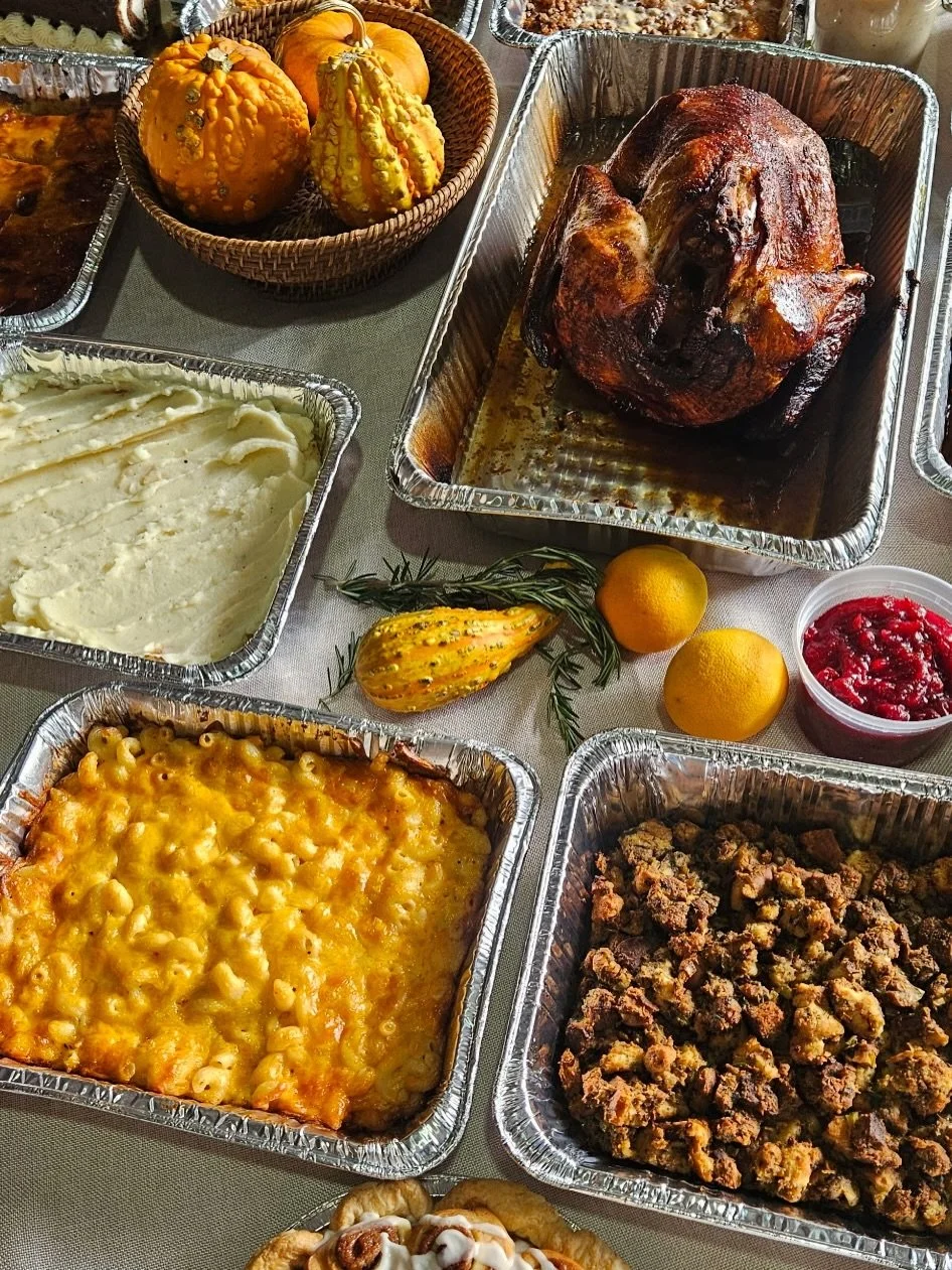 Full table, full hearts. 🧡 Happy #Thanksgiving, y&rsquo;all!

🦃 Whats your favorite holiday dish?