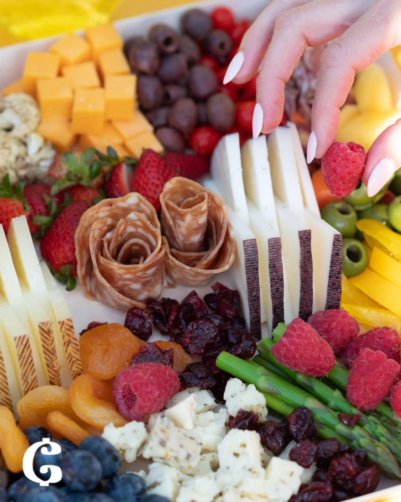 Summer fun isn&rsquo;t over yet! ☀️

Make the most of August with our Gourmet to Go x @chsforless collaboration! With code CHSFORLESS10 you&rsquo;ll receive 10% off your Gourmet to Go orders placed through 8/31 (even if your booking is later this yea