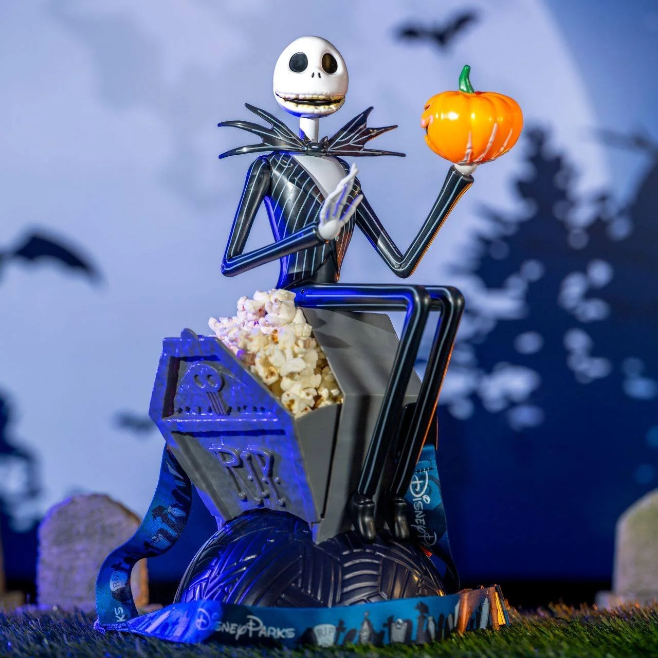 Okay, Nightmare Before Christmas fans, prepare yourselves! 🎃✨

Get ready to scream (with delight!) this Fall at Magic Kingdom, because two incredible Tim Burton's The Nightmare Before Christmas goodies are dropping, just in time for spooky season!

