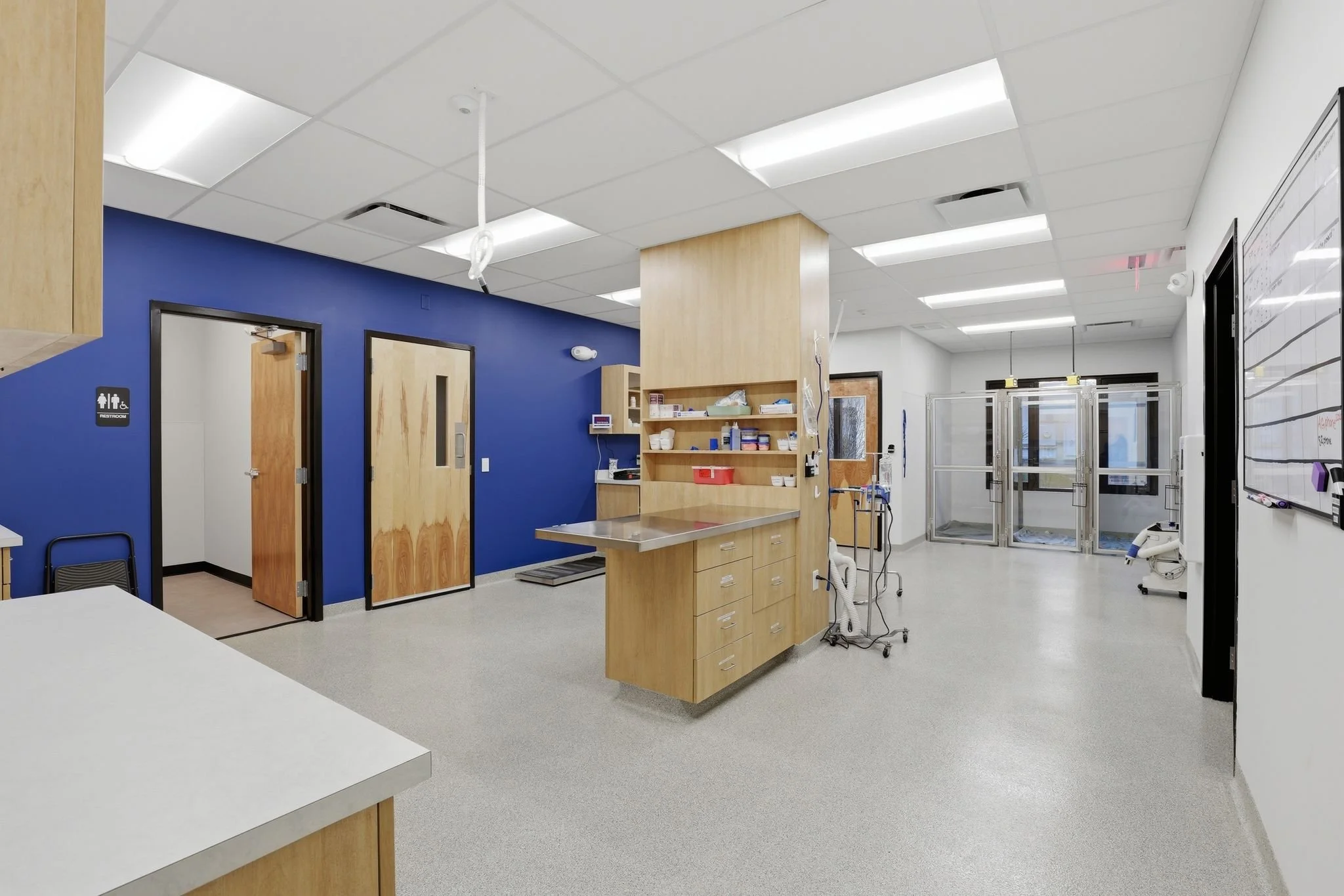 10_21648_Midland_Dr_Shawnee_KS_66218-Kitchen-IMG_2319.jpg
