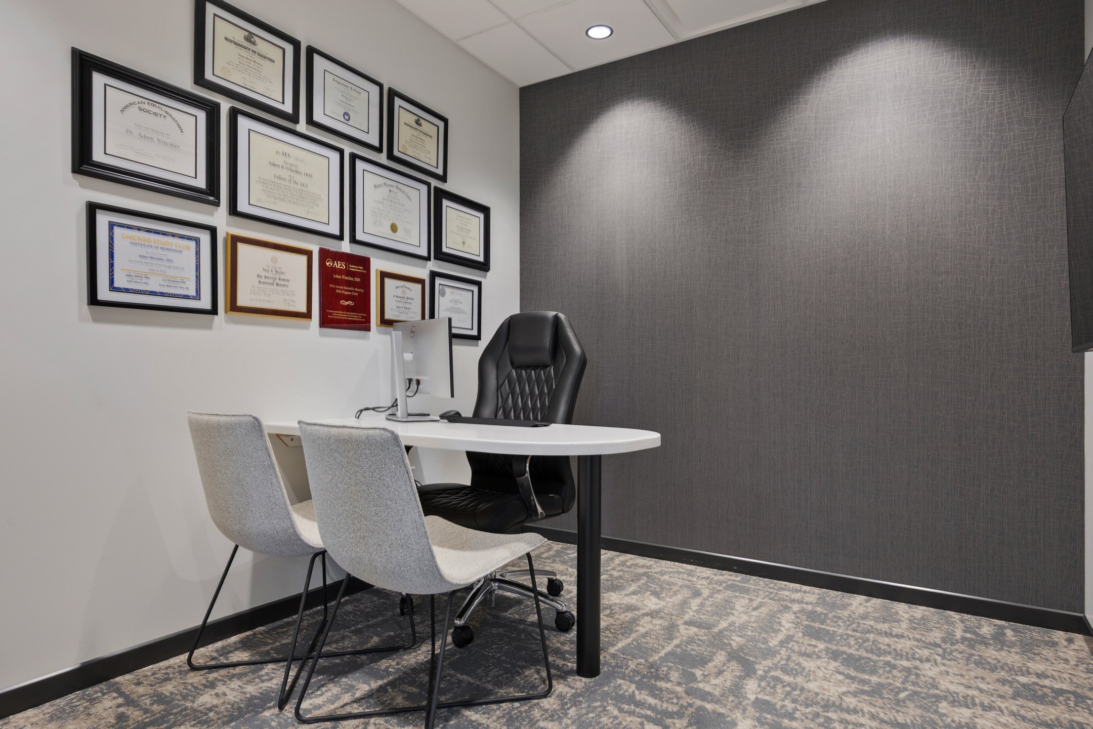 20_911NElmSt_Hinsdale_IL_Small.jpg