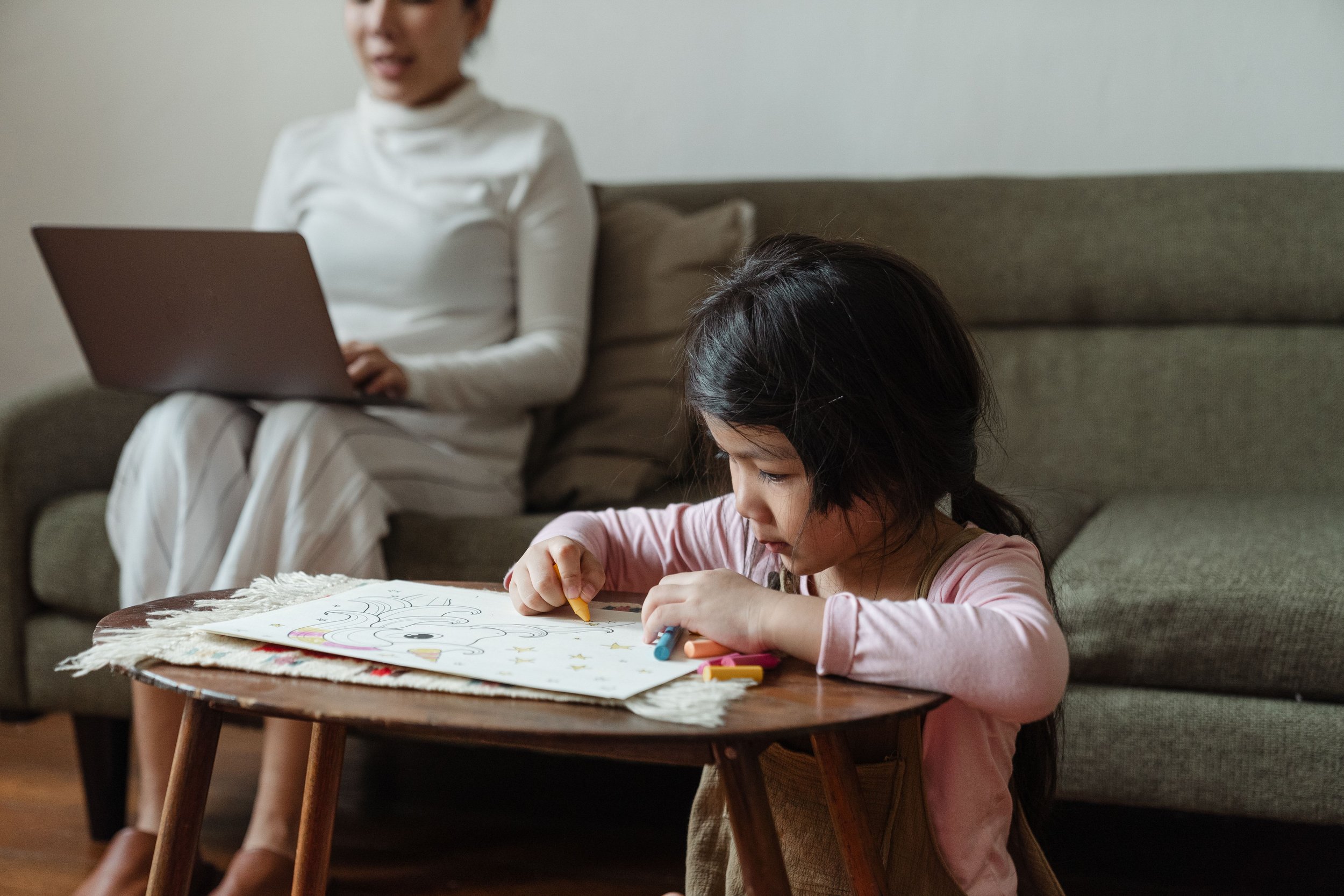 Why Summer Is Harder Than You Think for Working Moms: Burnout, Mental Load, and Emotional Overwhelm