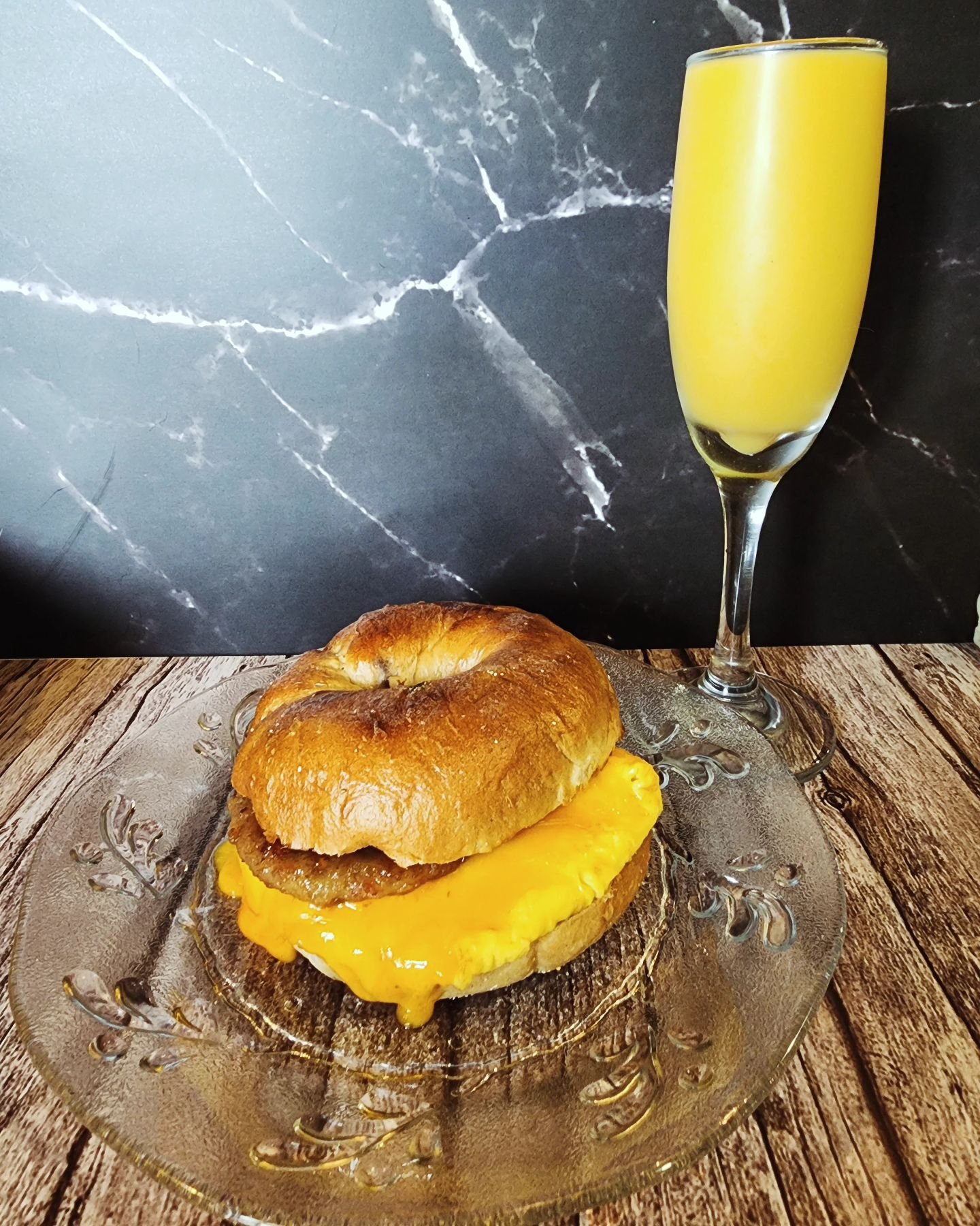 sunday funday
=
brunch + mimosas 🥂

》blueberry bagel sausage/egg sammie
》toasted coconut lattes

9-3 today
618-491-0901
4025 Pontoon Road 
Www.steelcitycheesecakes.com