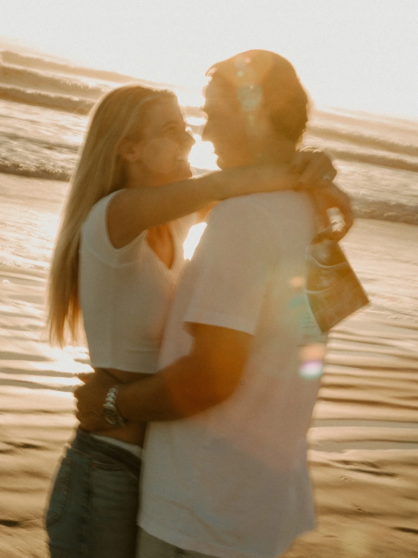 The one where Kat &amp; Michael become parents🥹☀️
.
.
.
#angelajunephotography #newsmyrnabeachphotographer #nsbphotographer #maternity #maternityphotoshoot #maternitystyle #maternitysession #maternityphotographer #maternitypictures #eastcoastphotogr