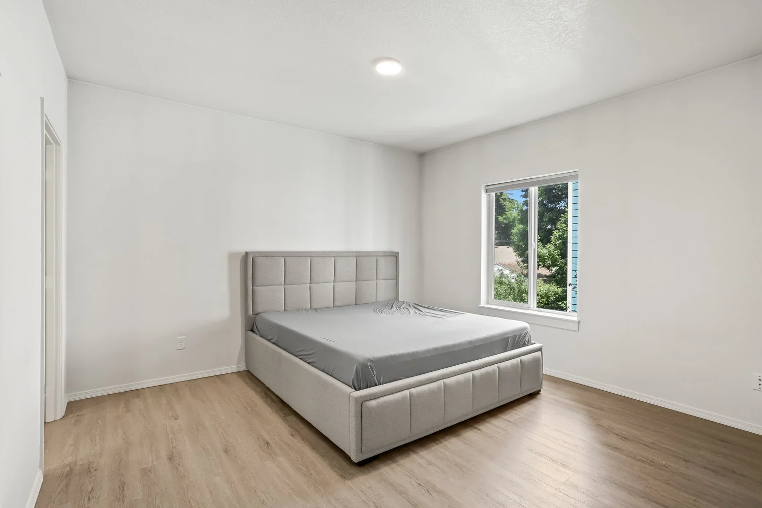 7545 N Olin Ave Unit 201 - WEB-32.jpg